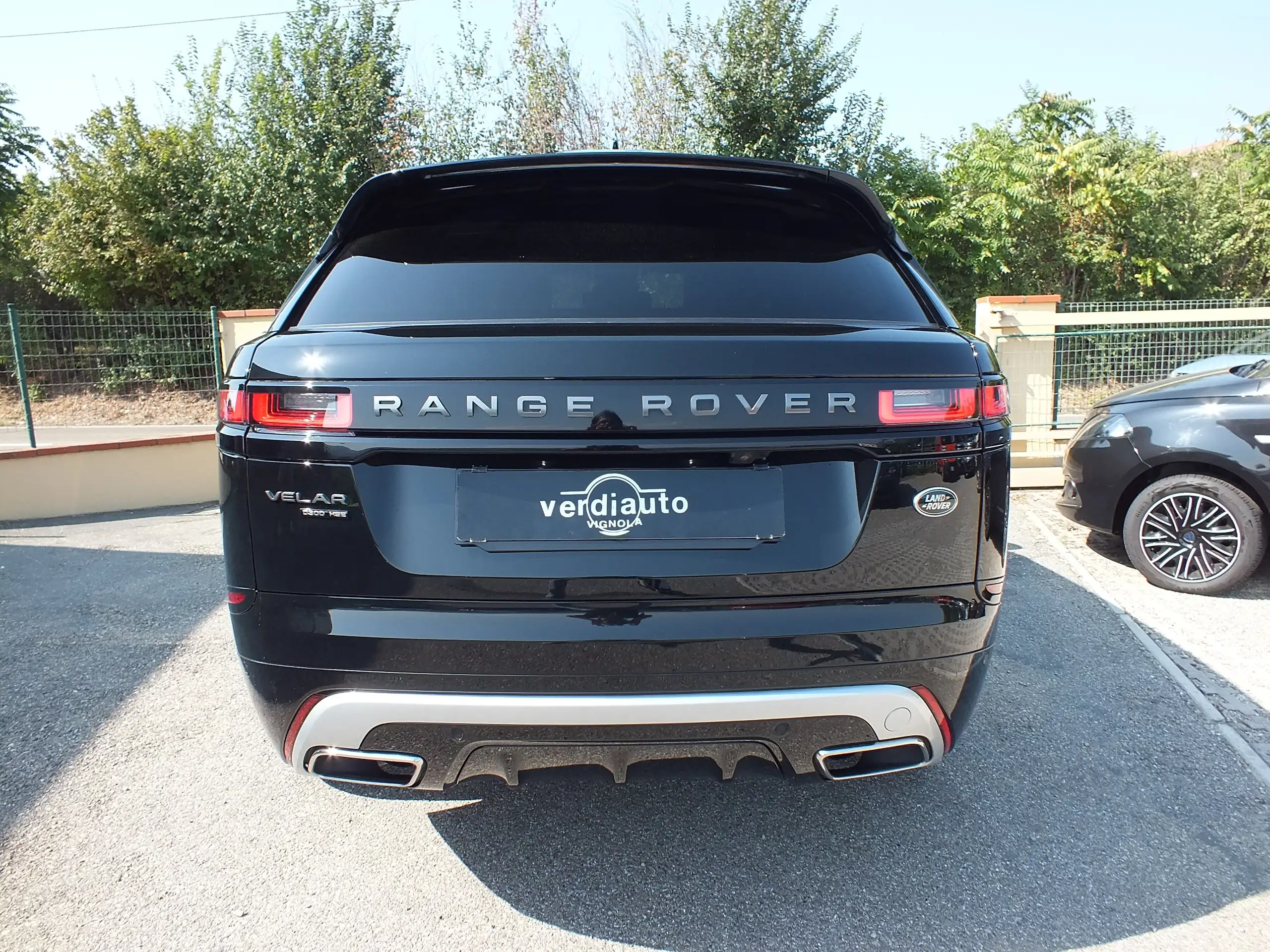 Land Rover - Range Rover Velar