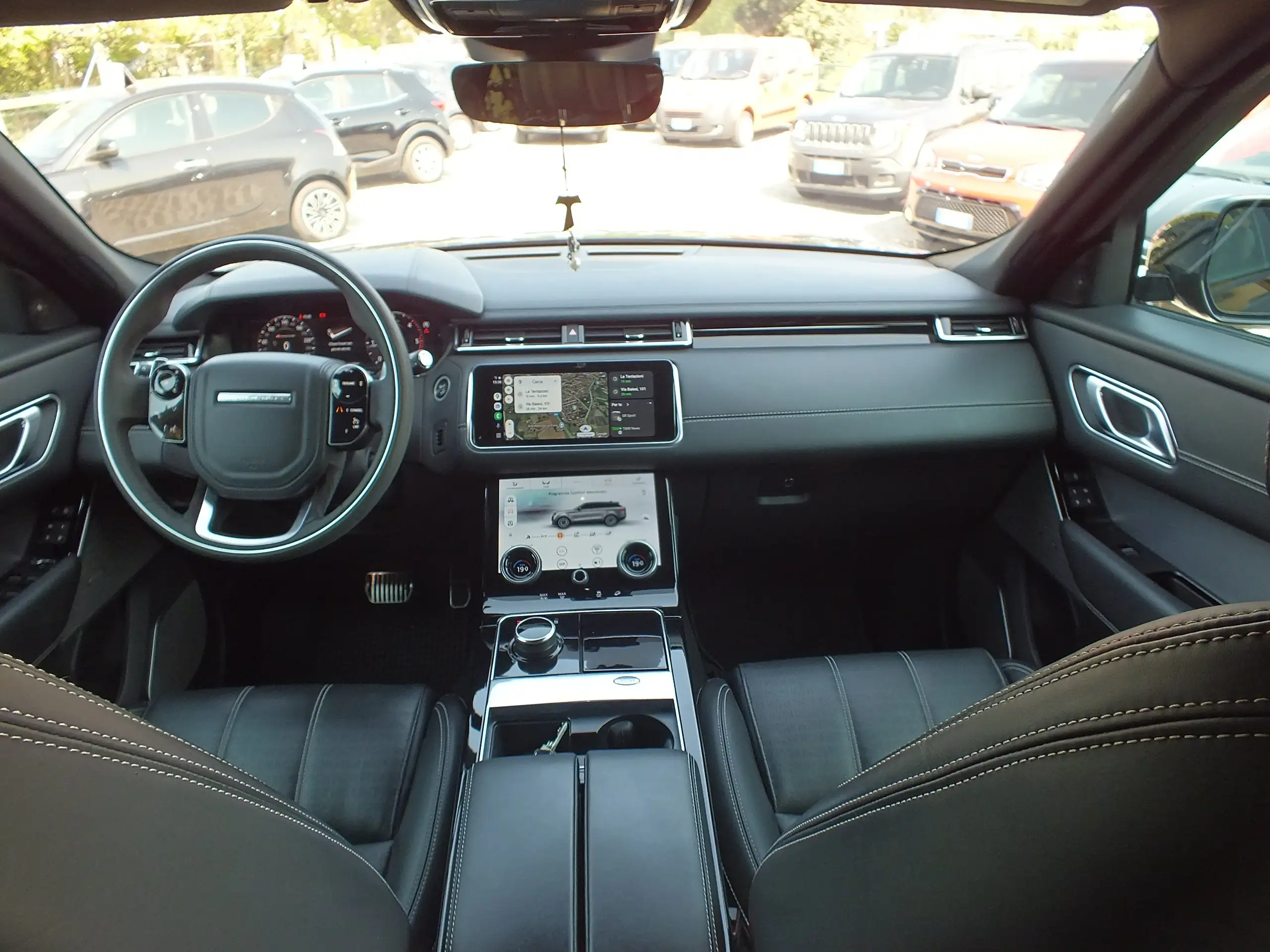 Land Rover - Range Rover Velar