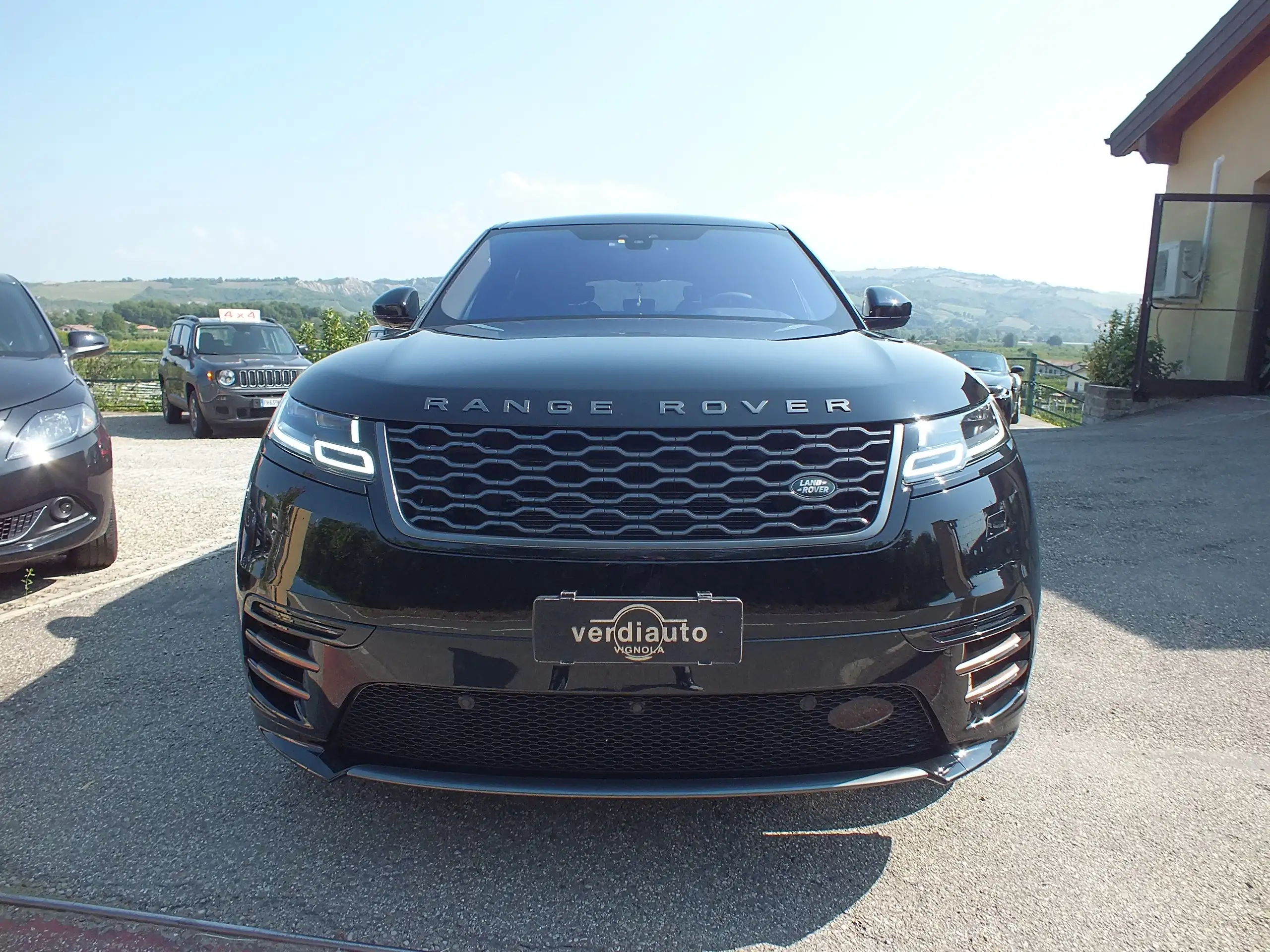 Land Rover - Range Rover Velar