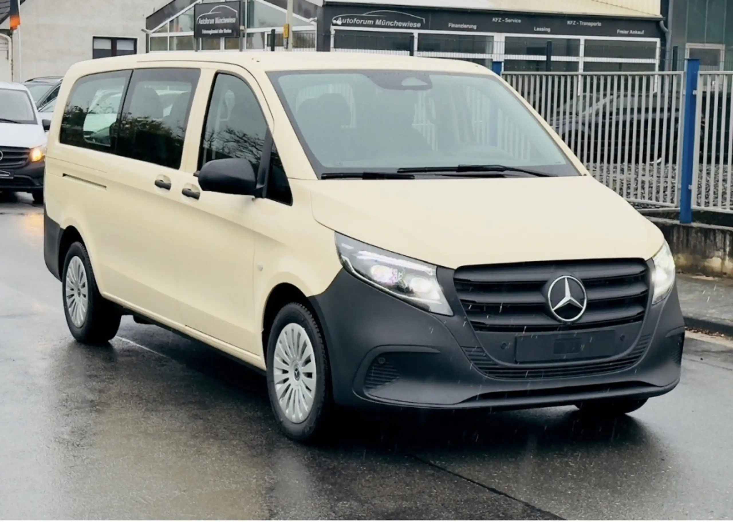 Mercedes-Benz - Vito