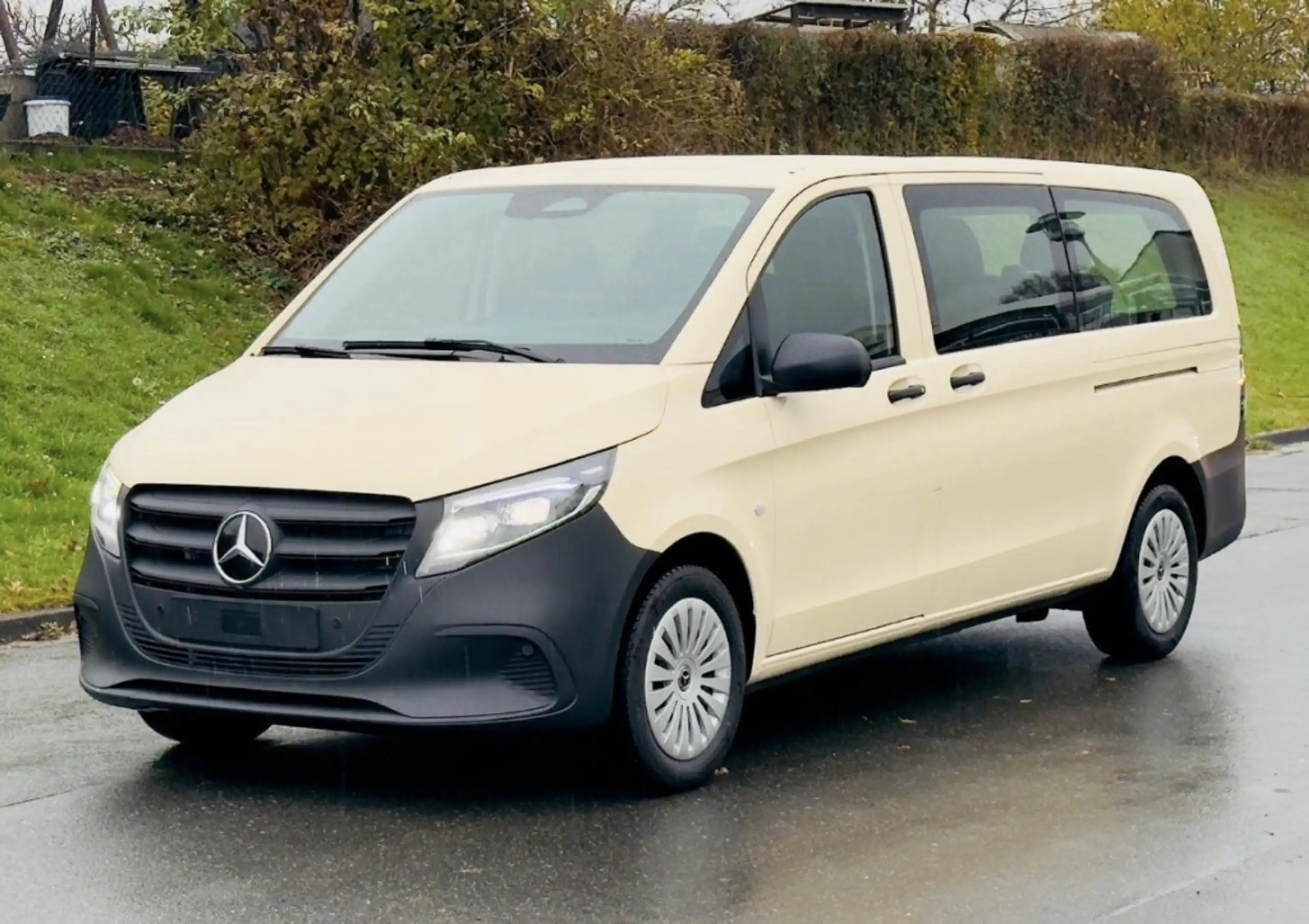 Mercedes-Benz - Vito