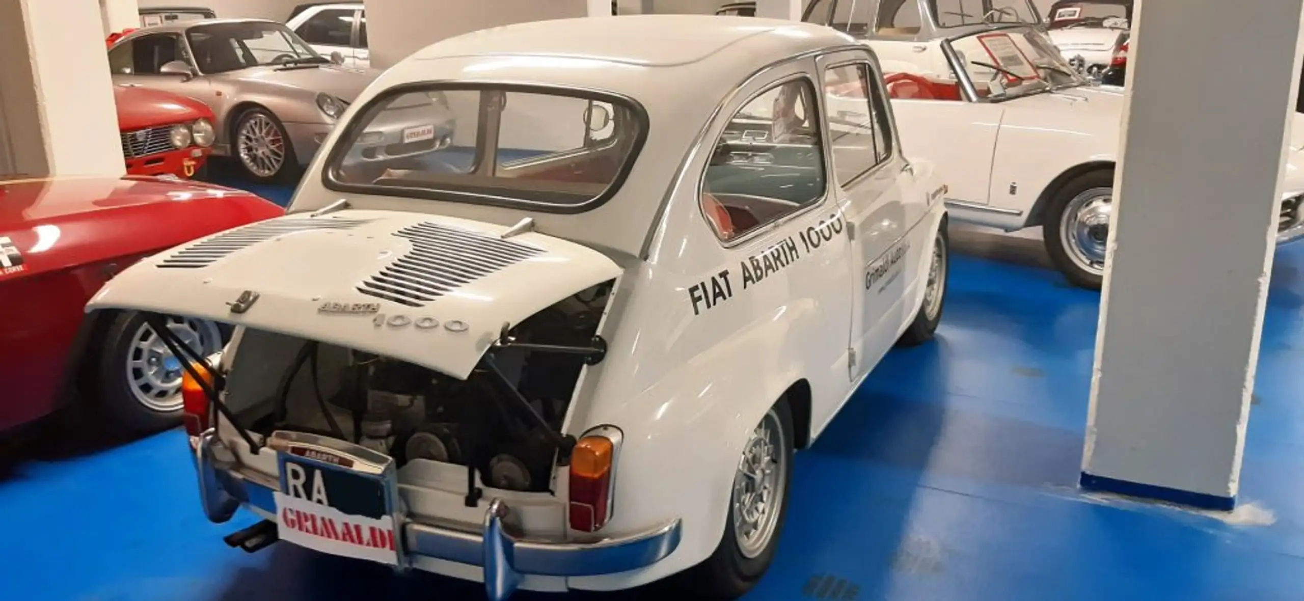 Abarth - 695