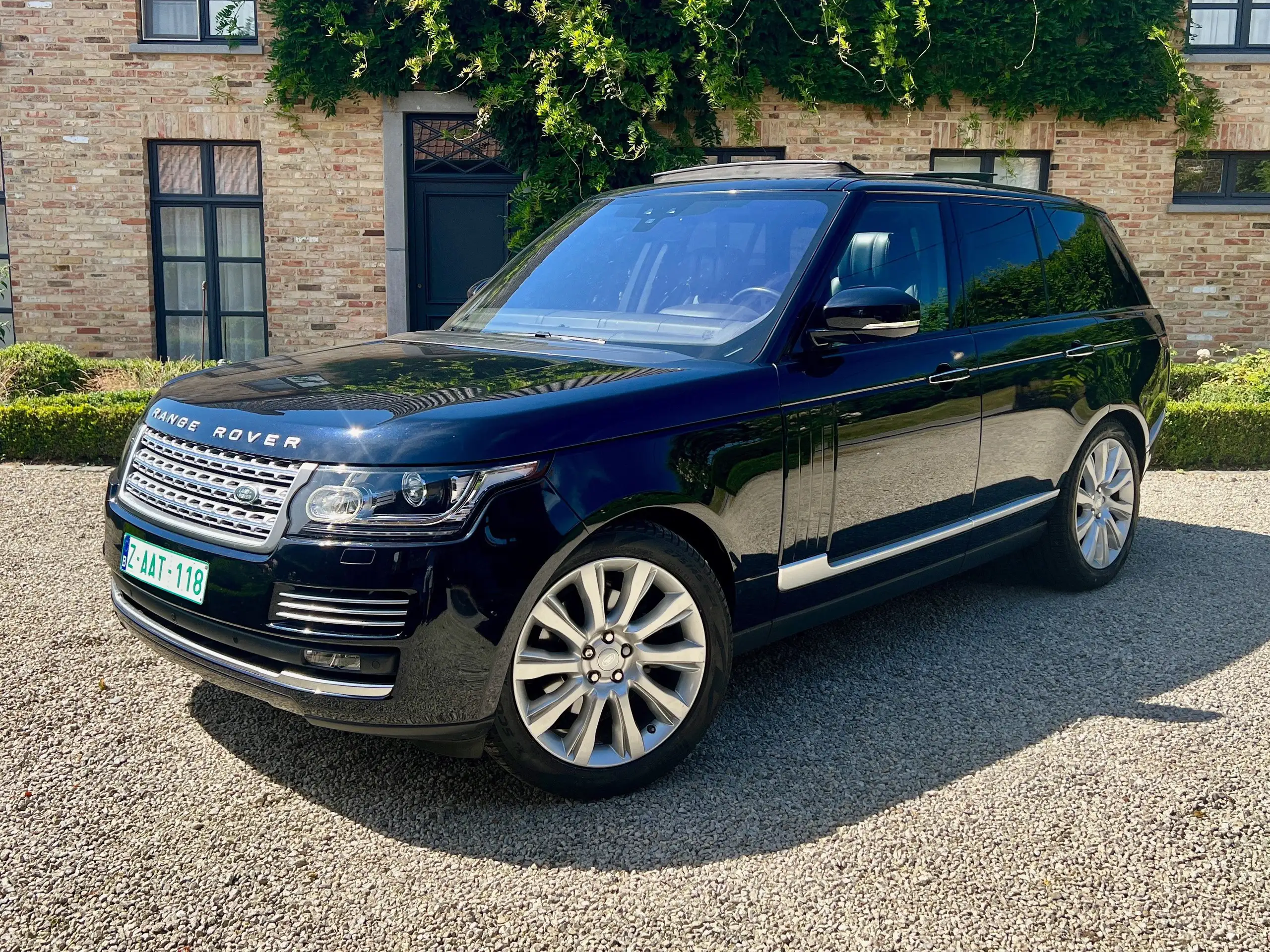 Land Rover - Range Rover