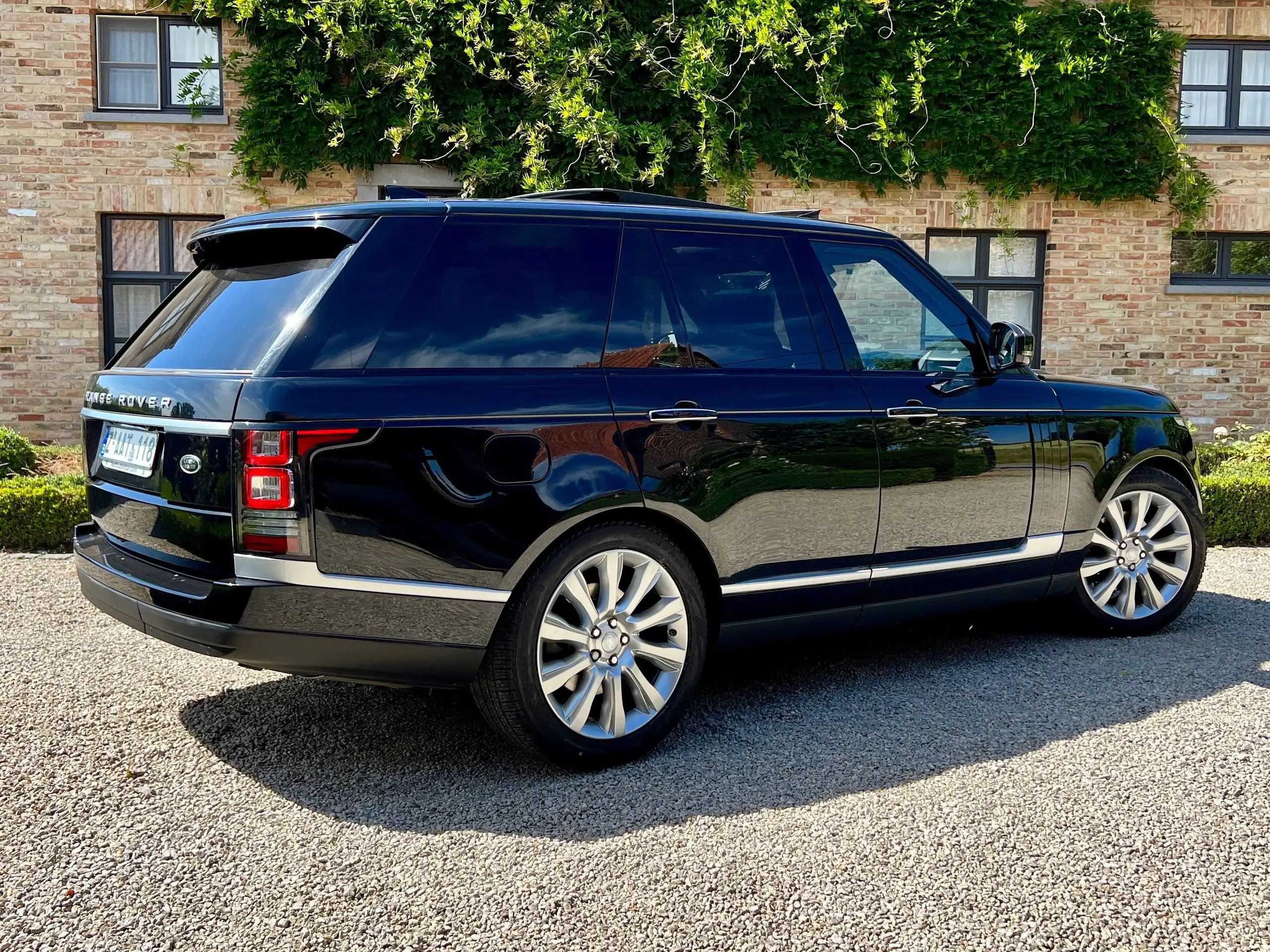 Land Rover - Range Rover