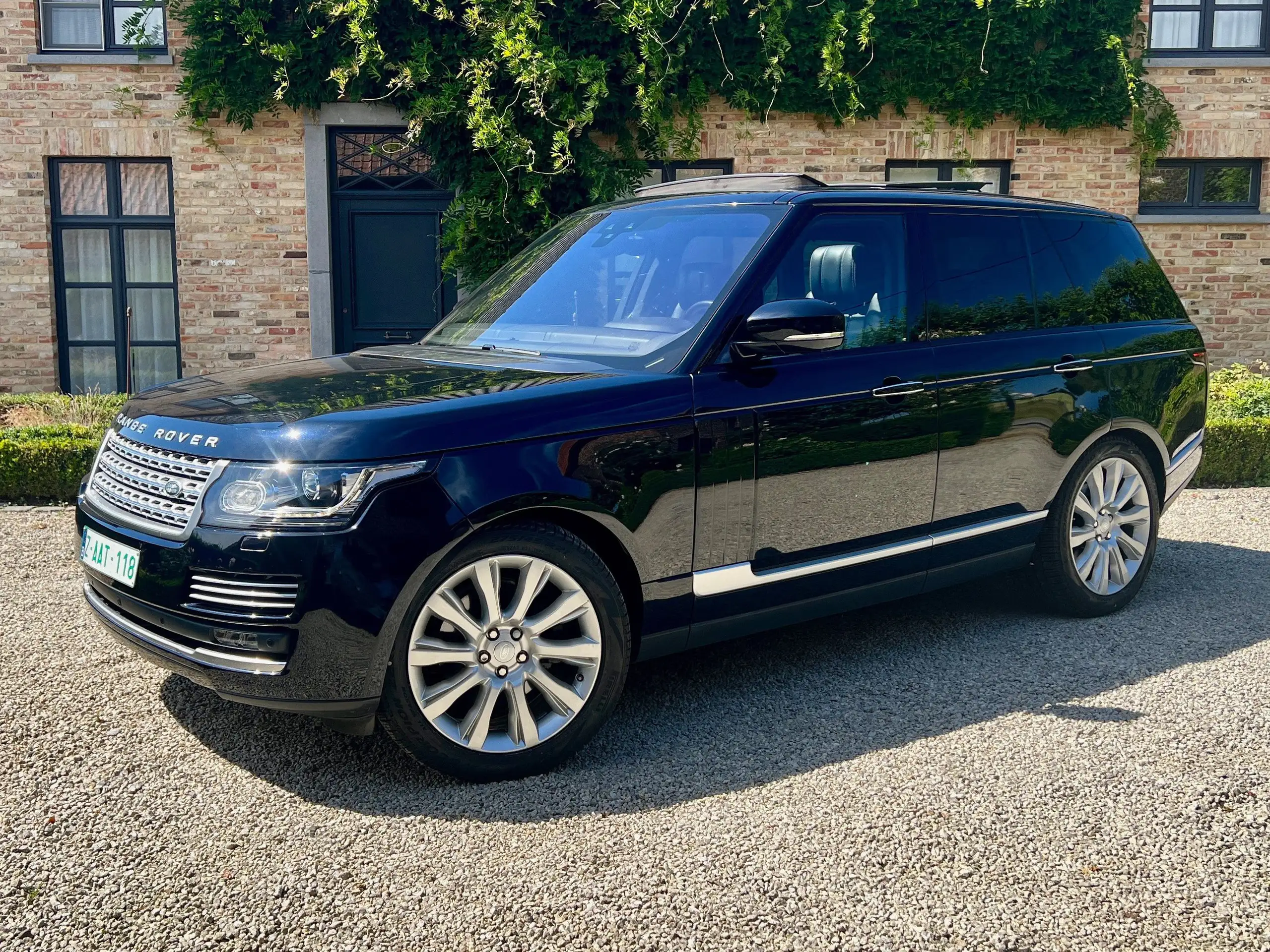 Land Rover - Range Rover