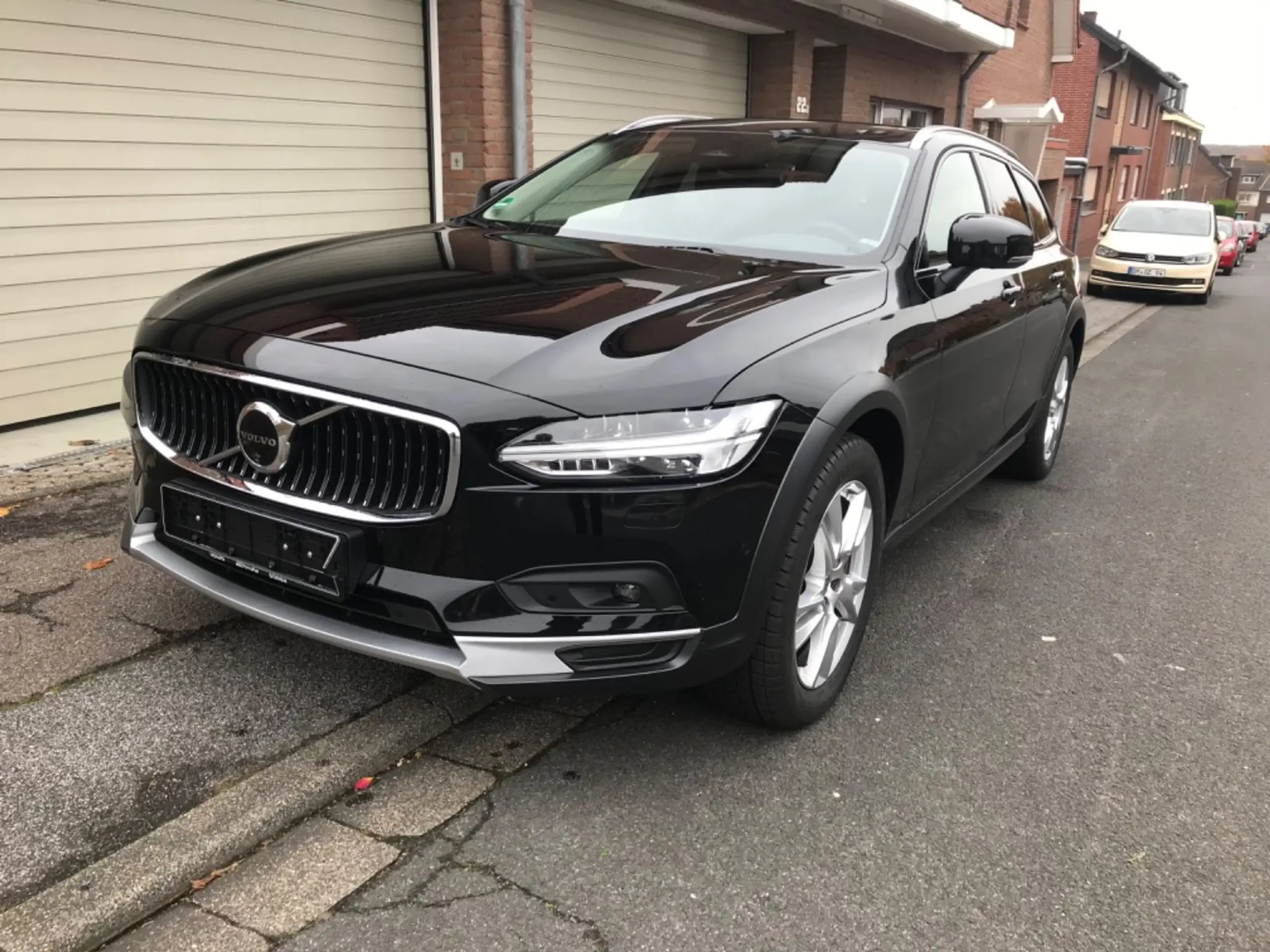 Volvo - V90 Cross Country