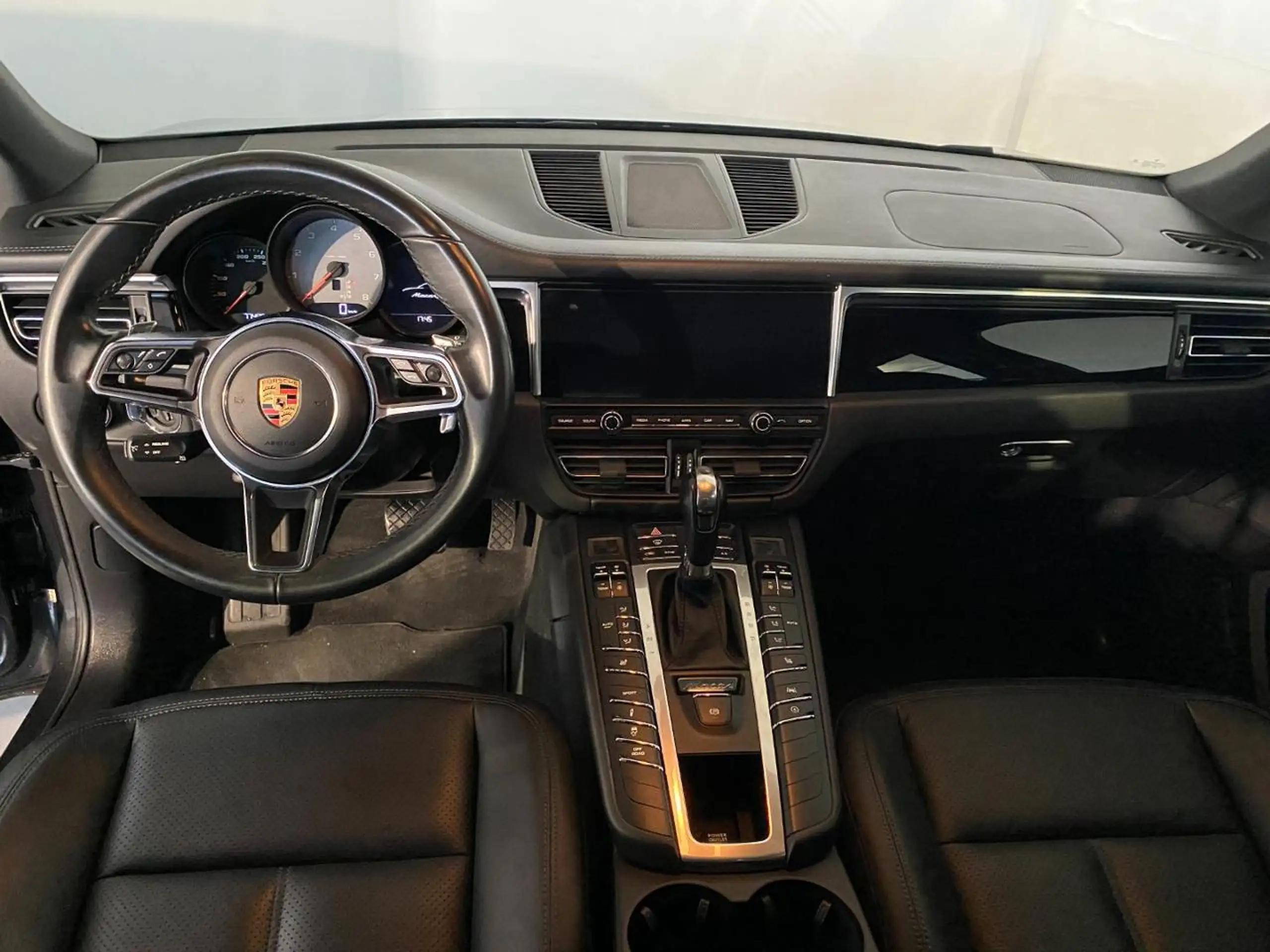 Porsche - Macan