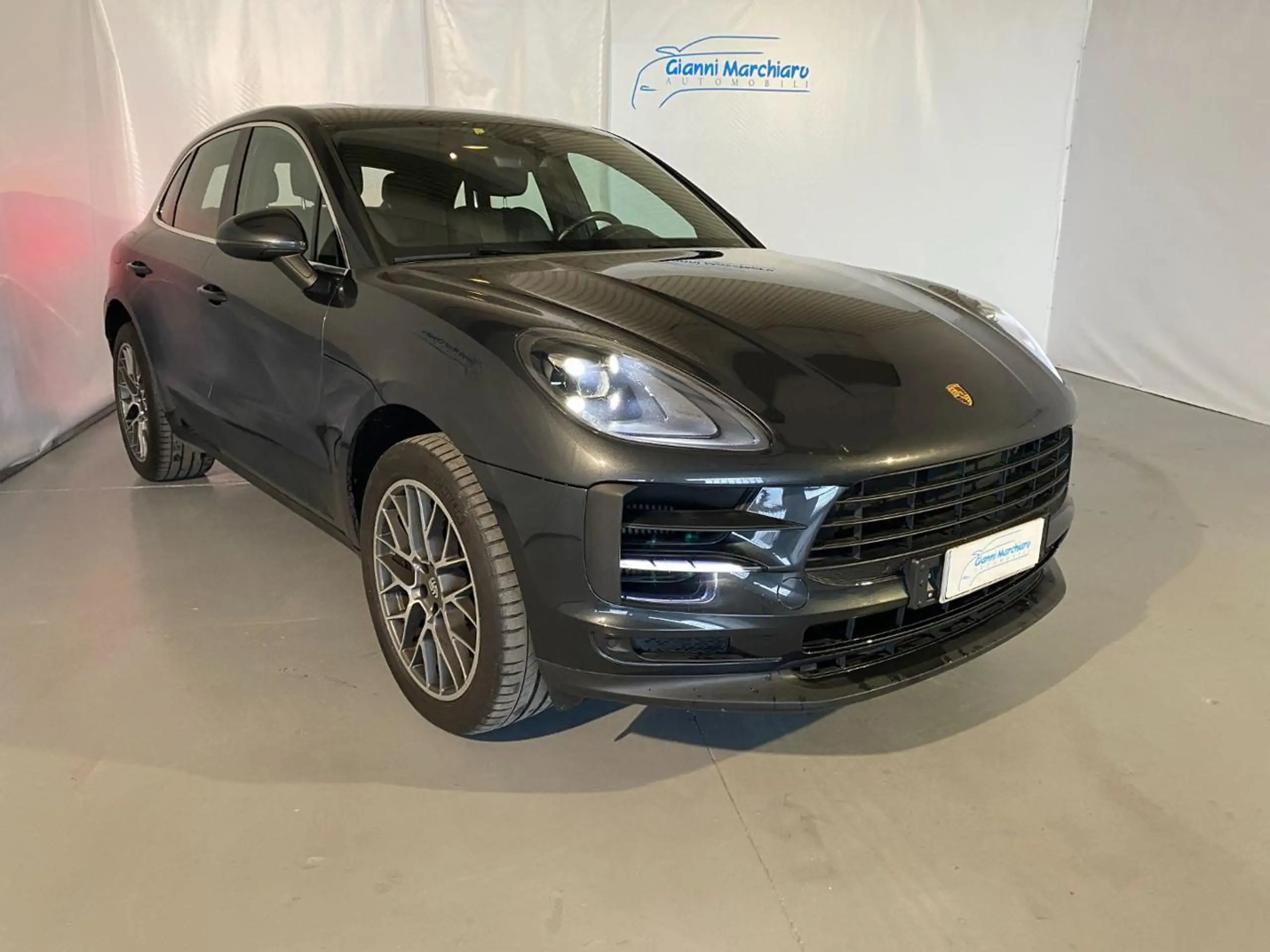 Porsche - Macan