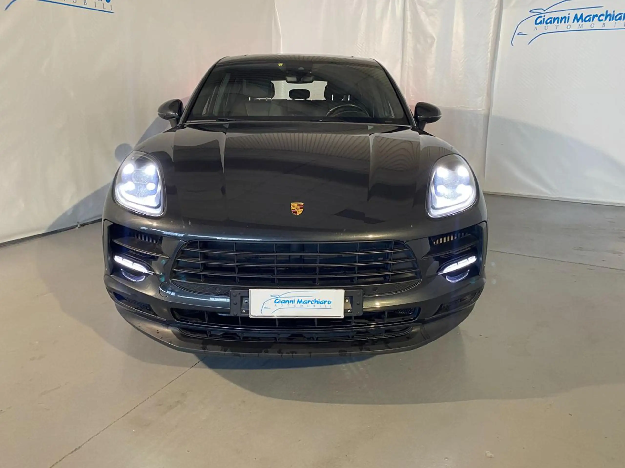 Porsche - Macan