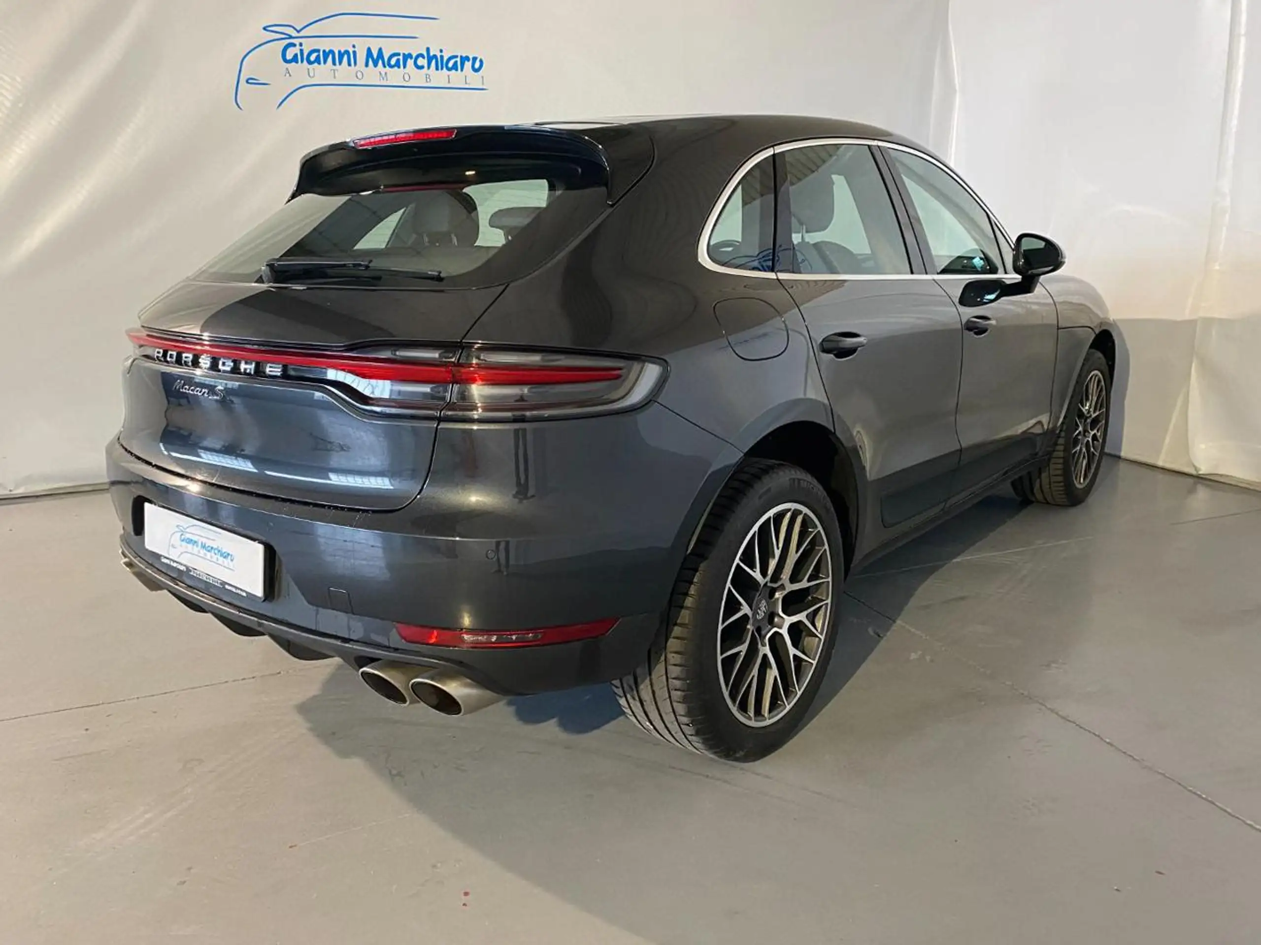 Porsche - Macan