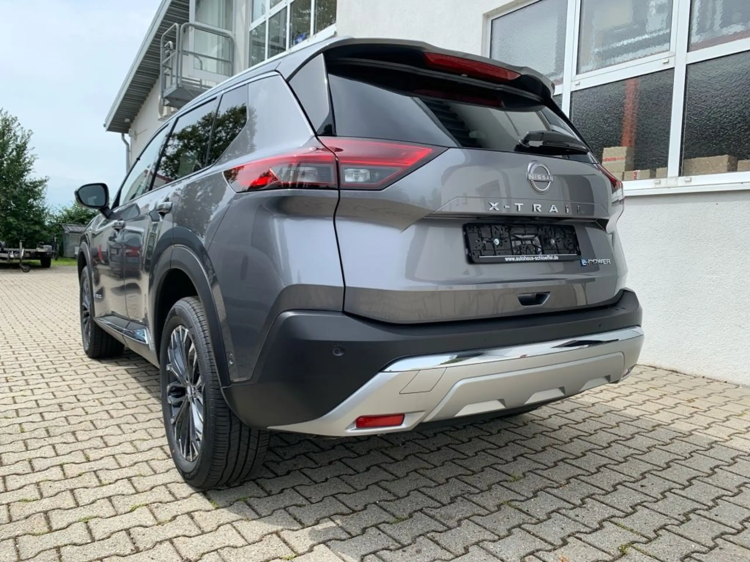 Nissan - X-Trail