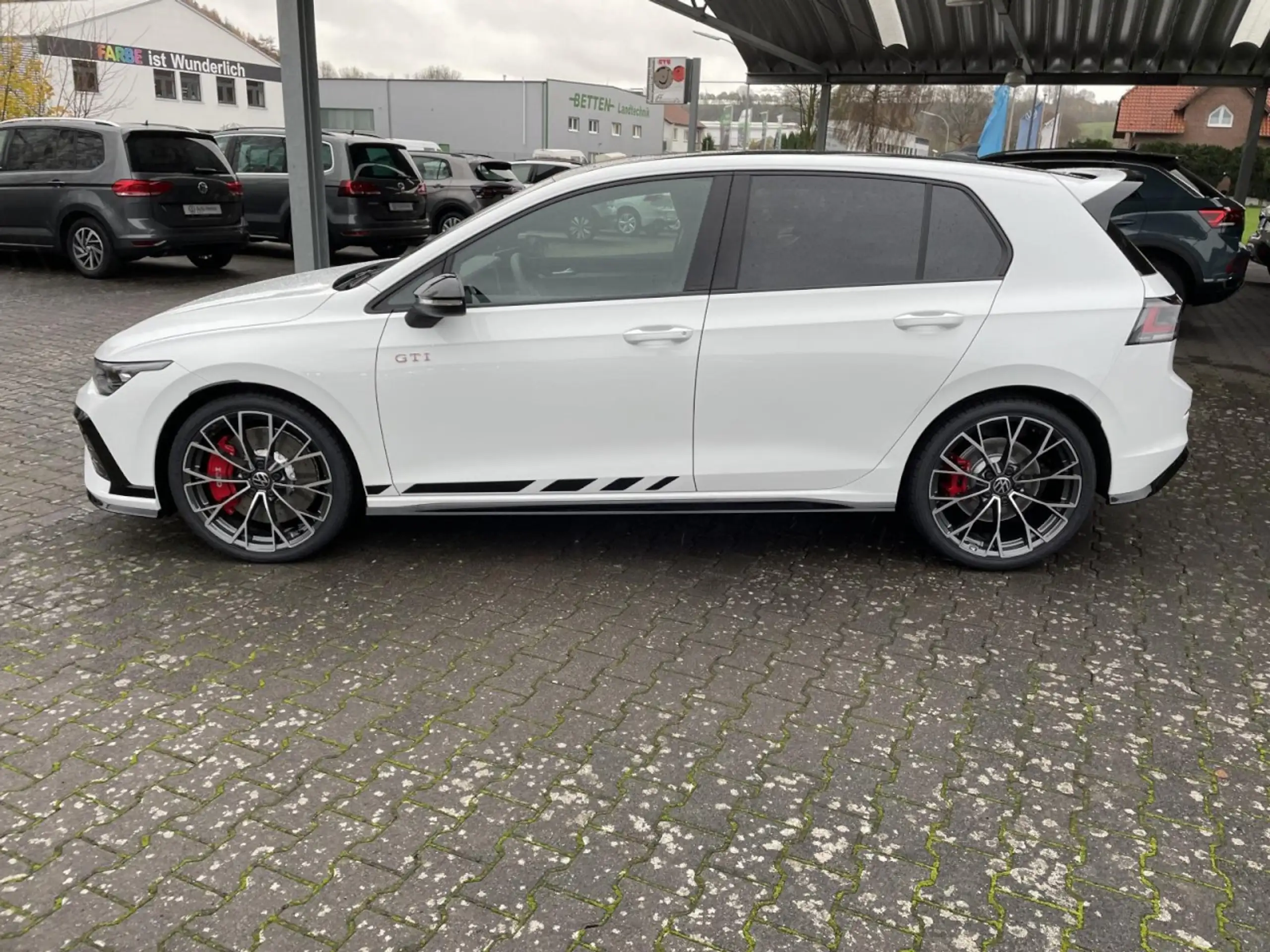 Volkswagen - Golf GTI