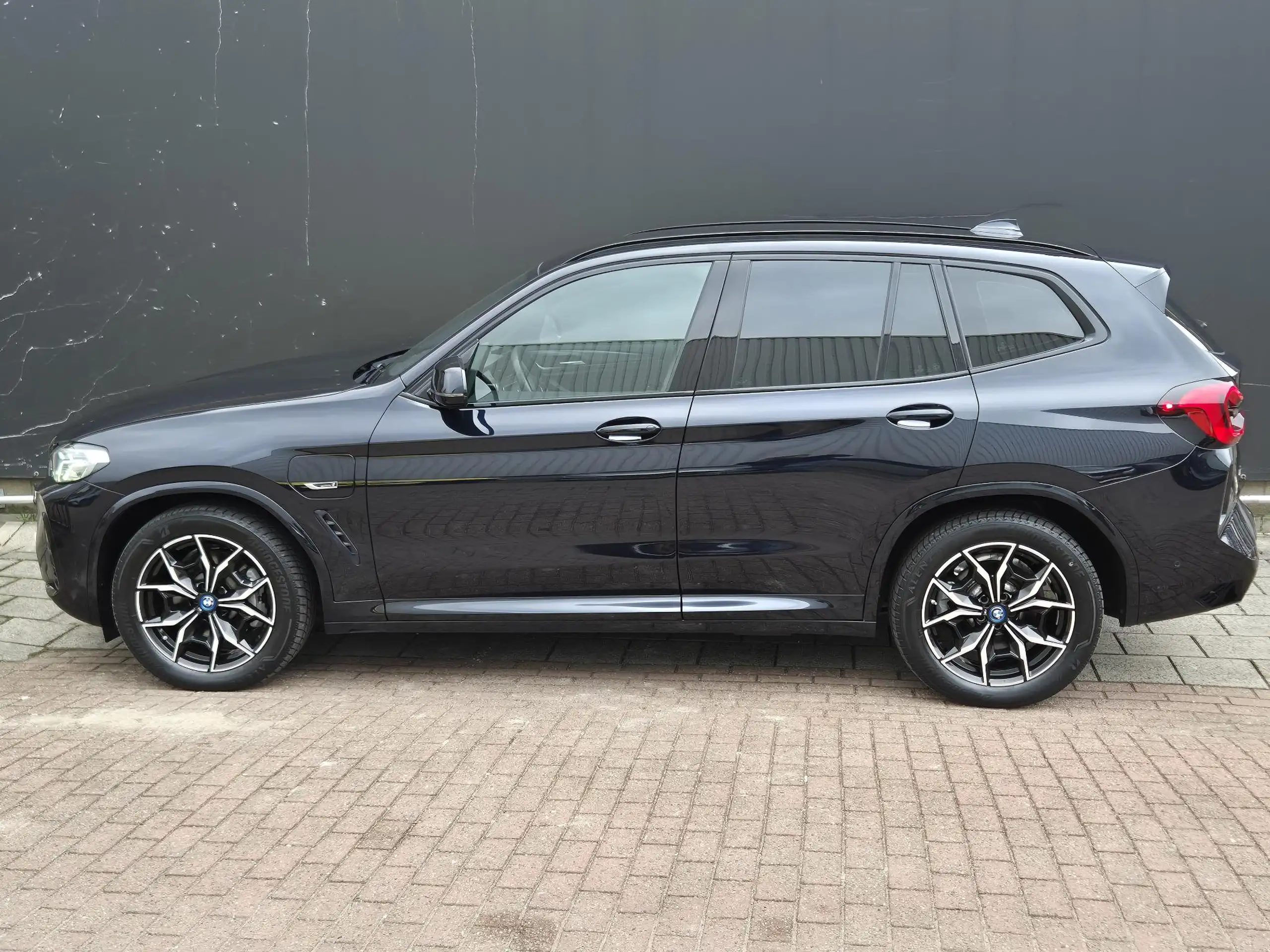 BMW - X3