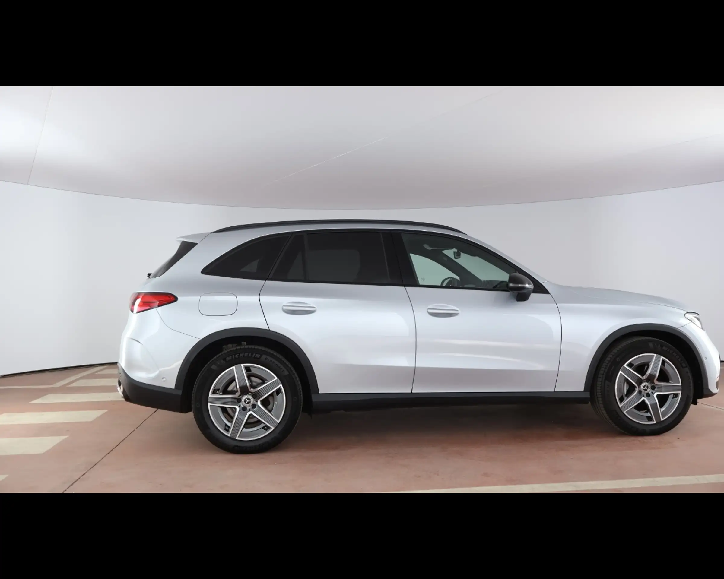 Mercedes-Benz - GLC 220