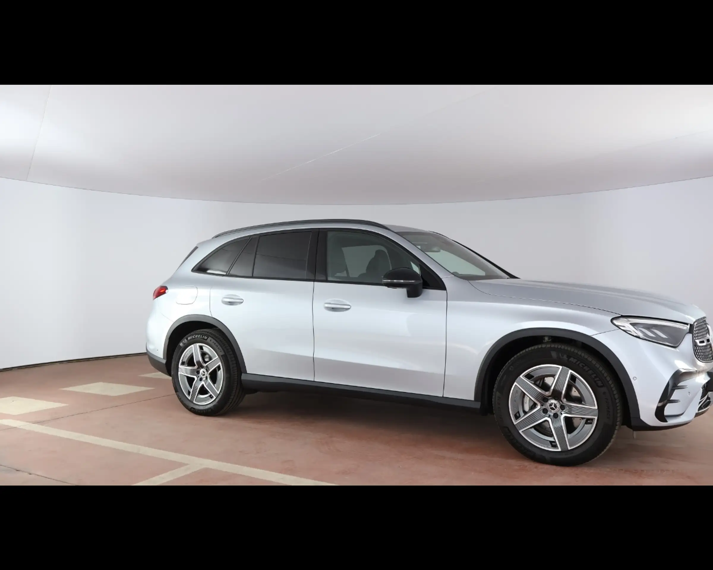 Mercedes-Benz - GLC 220