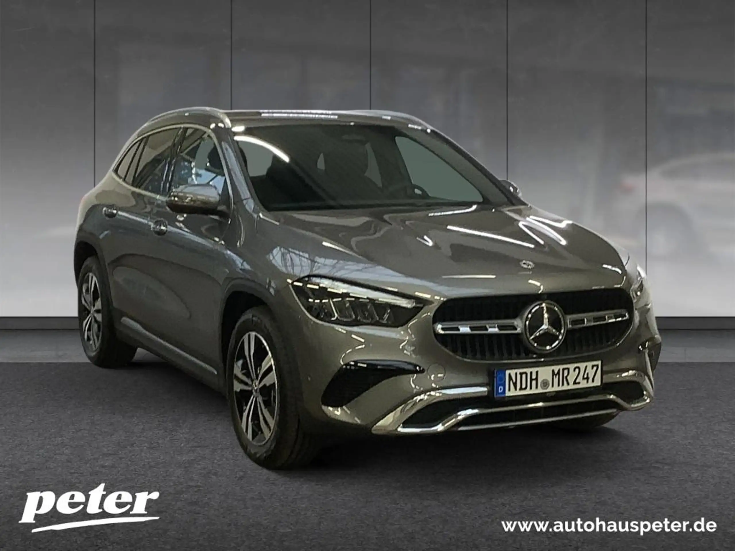 Mercedes-Benz - GLA 220