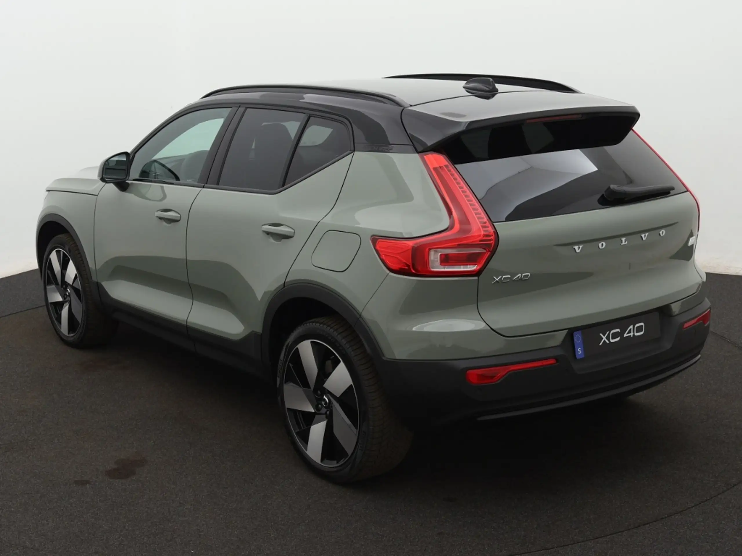 Volvo - XC40