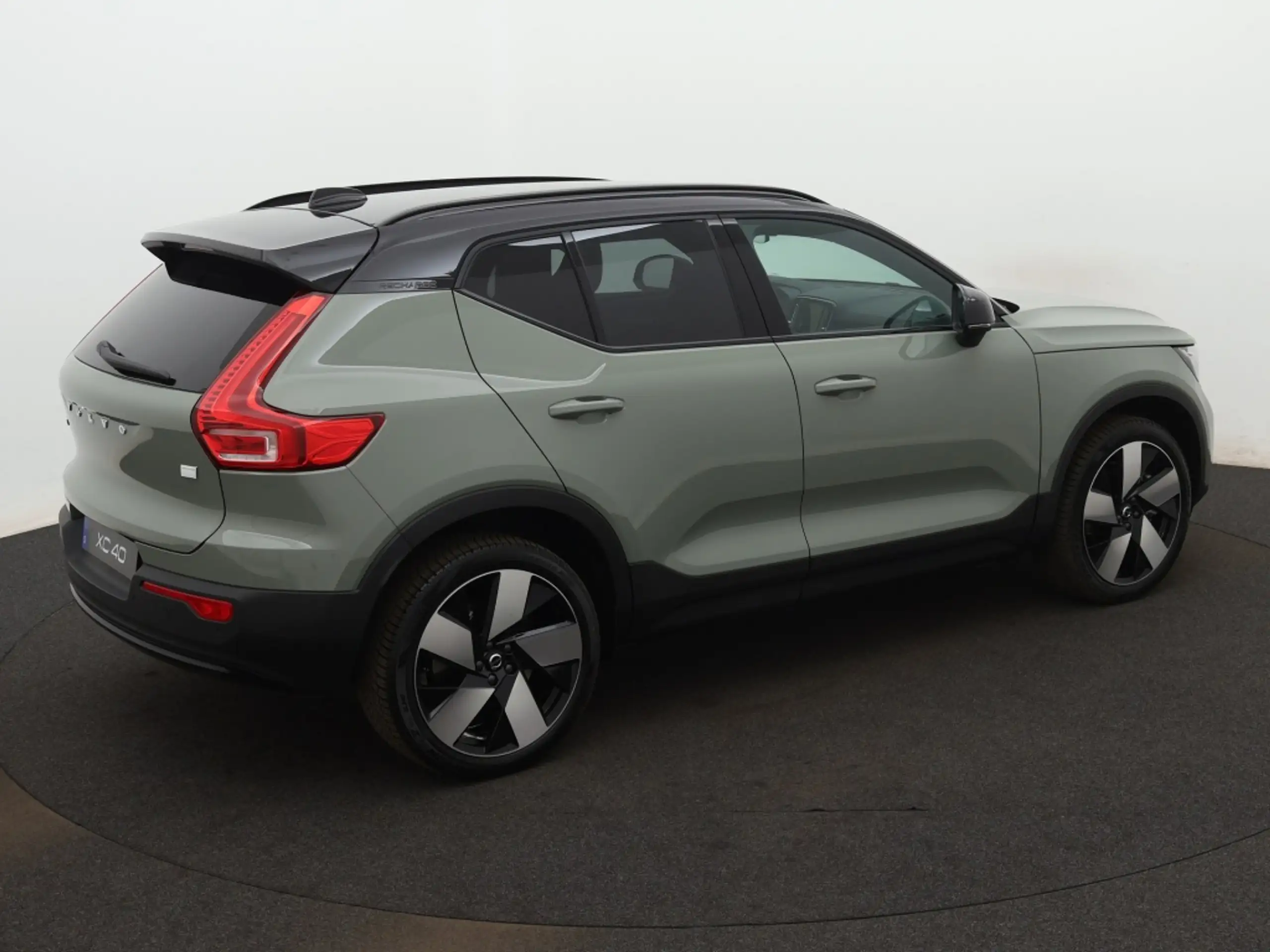 Volvo - XC40