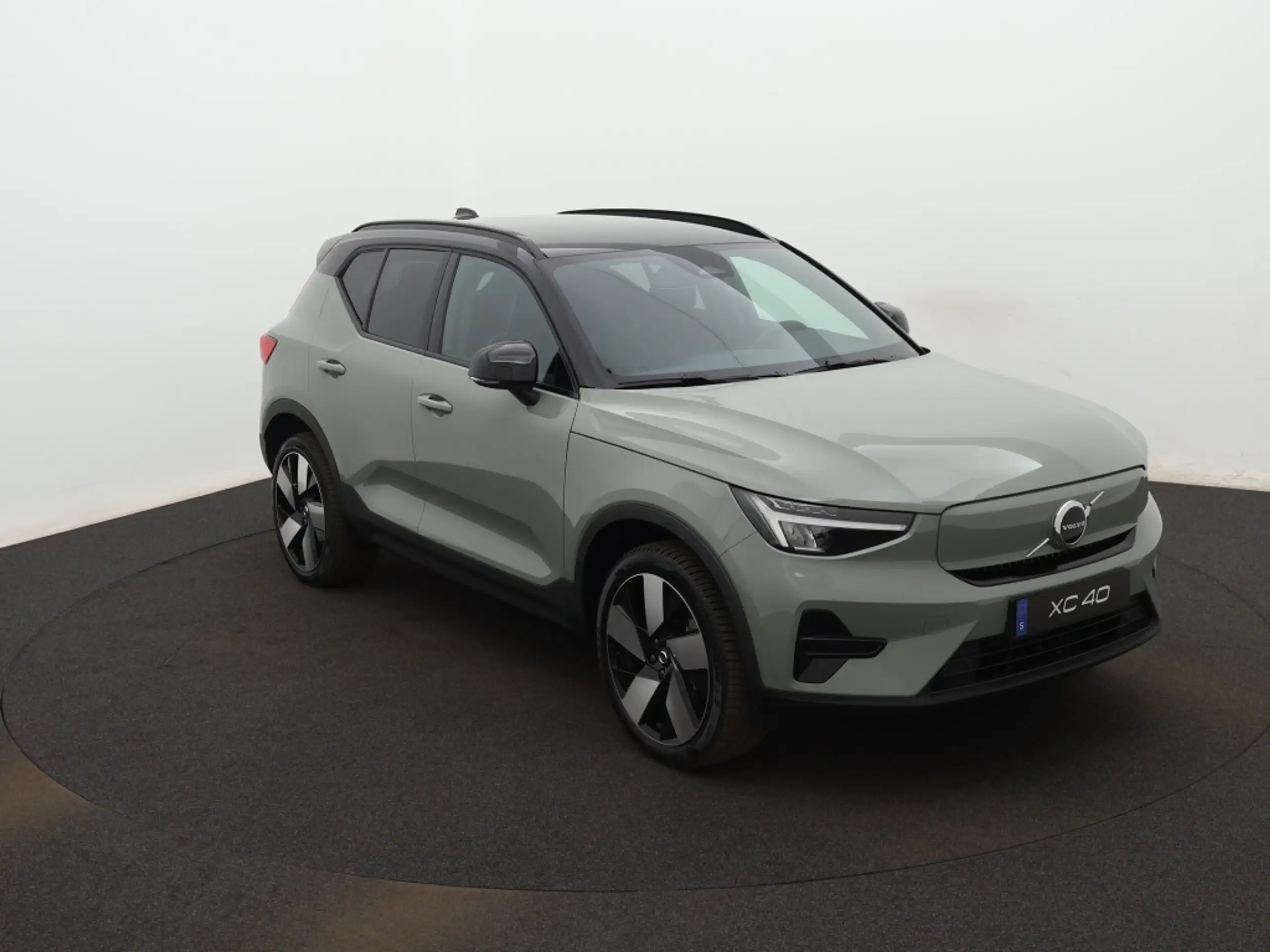 Volvo - XC40