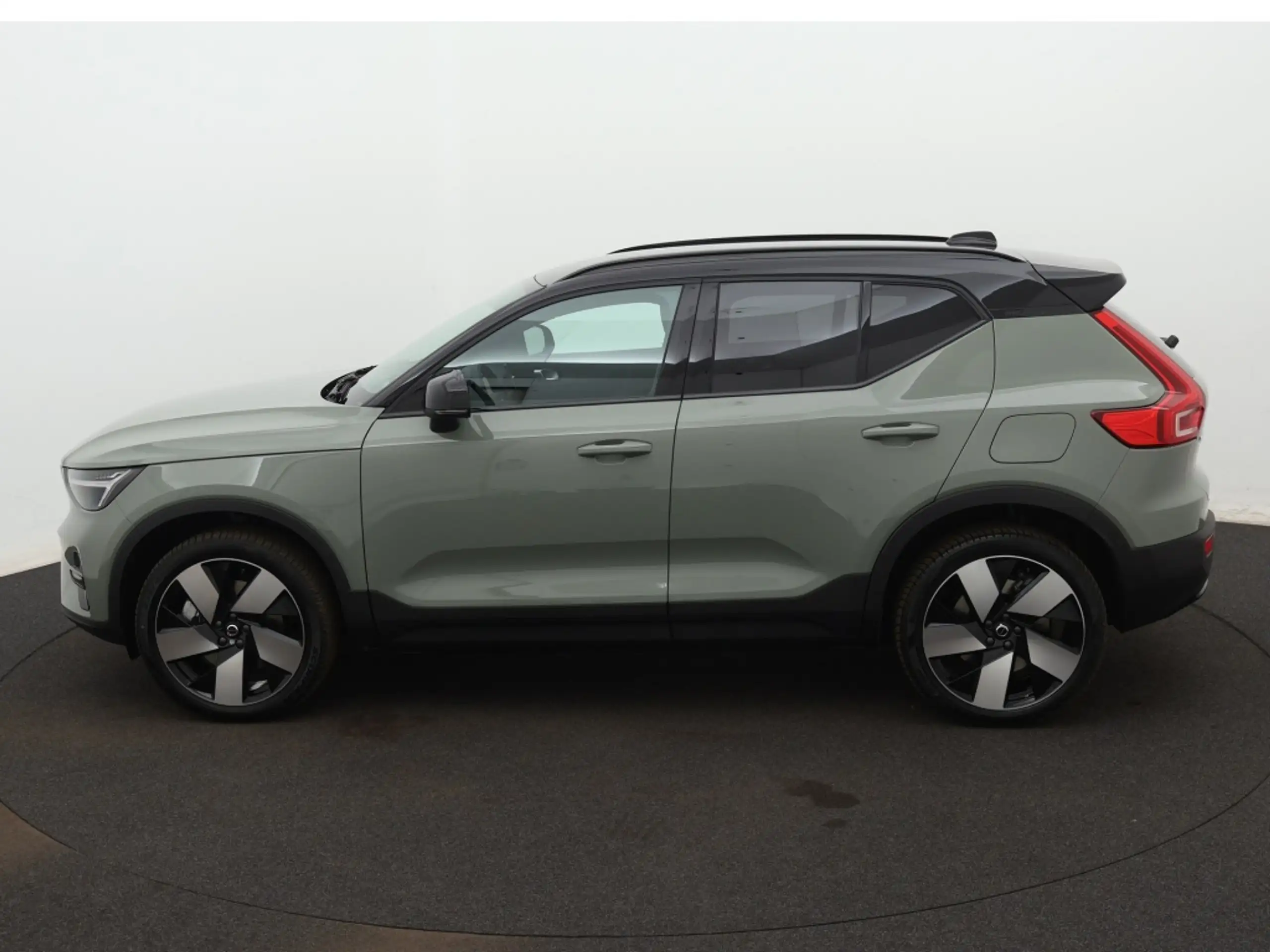 Volvo - XC40