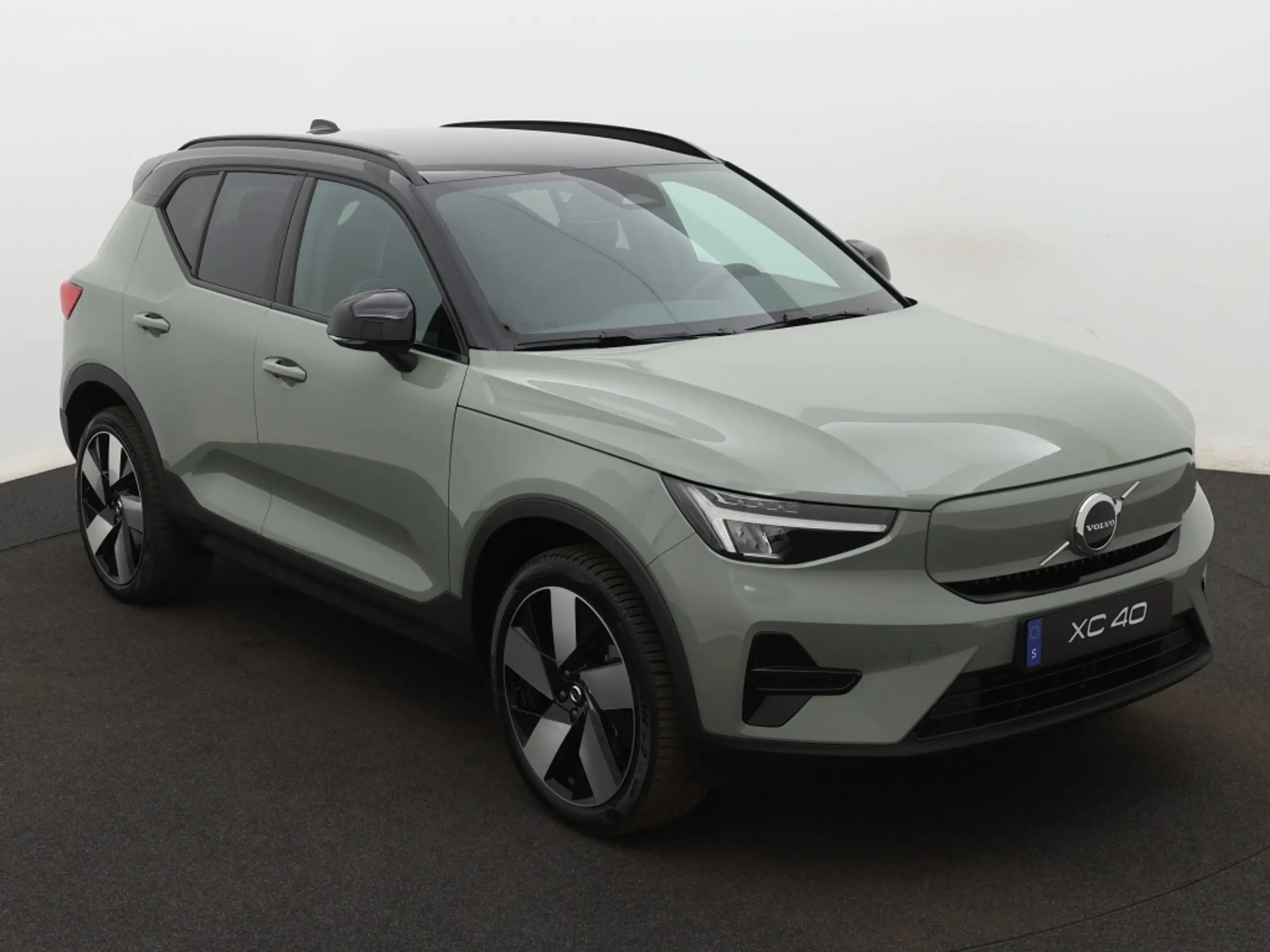 Volvo - XC40