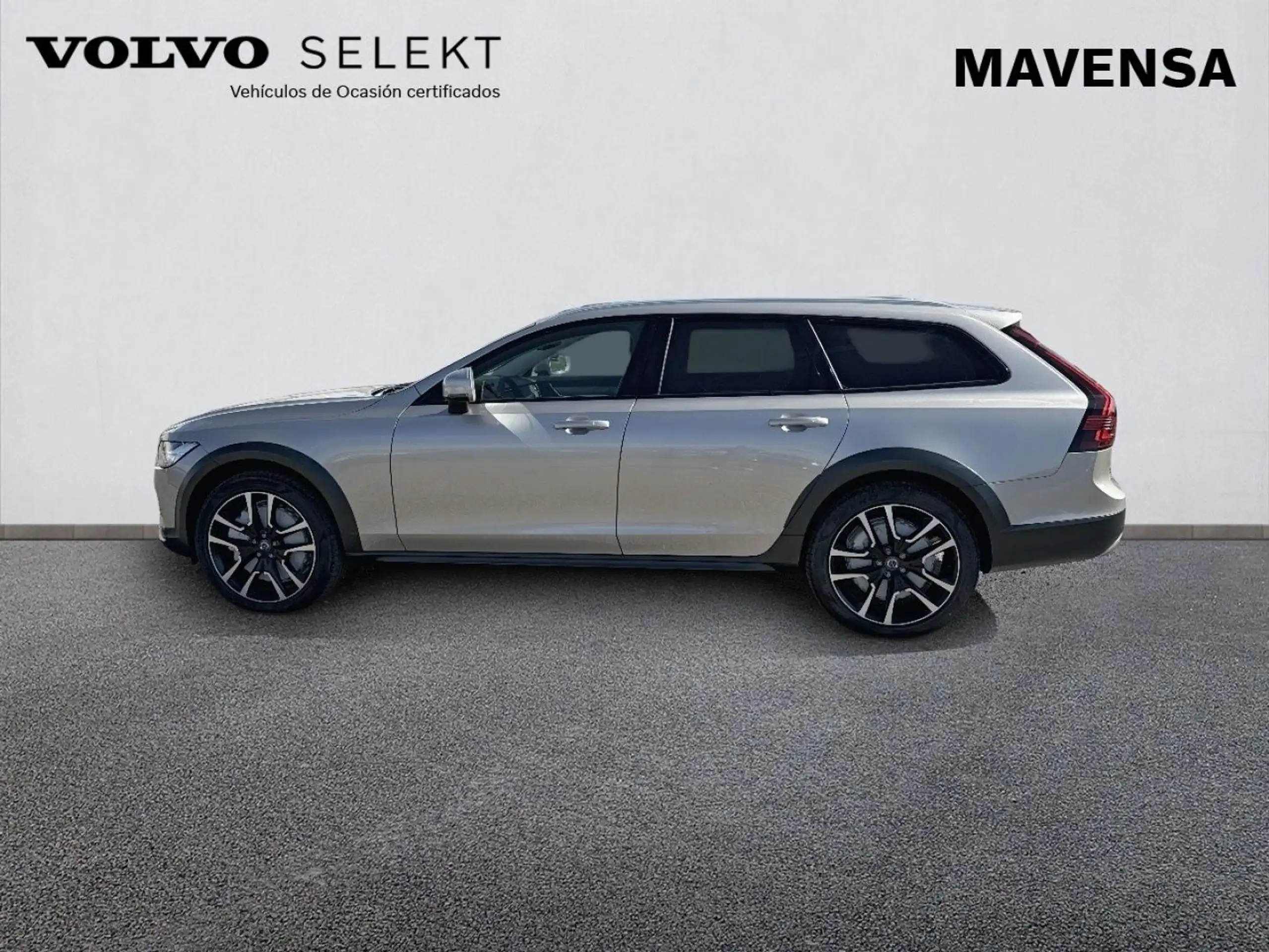 Volvo - V90 Cross Country