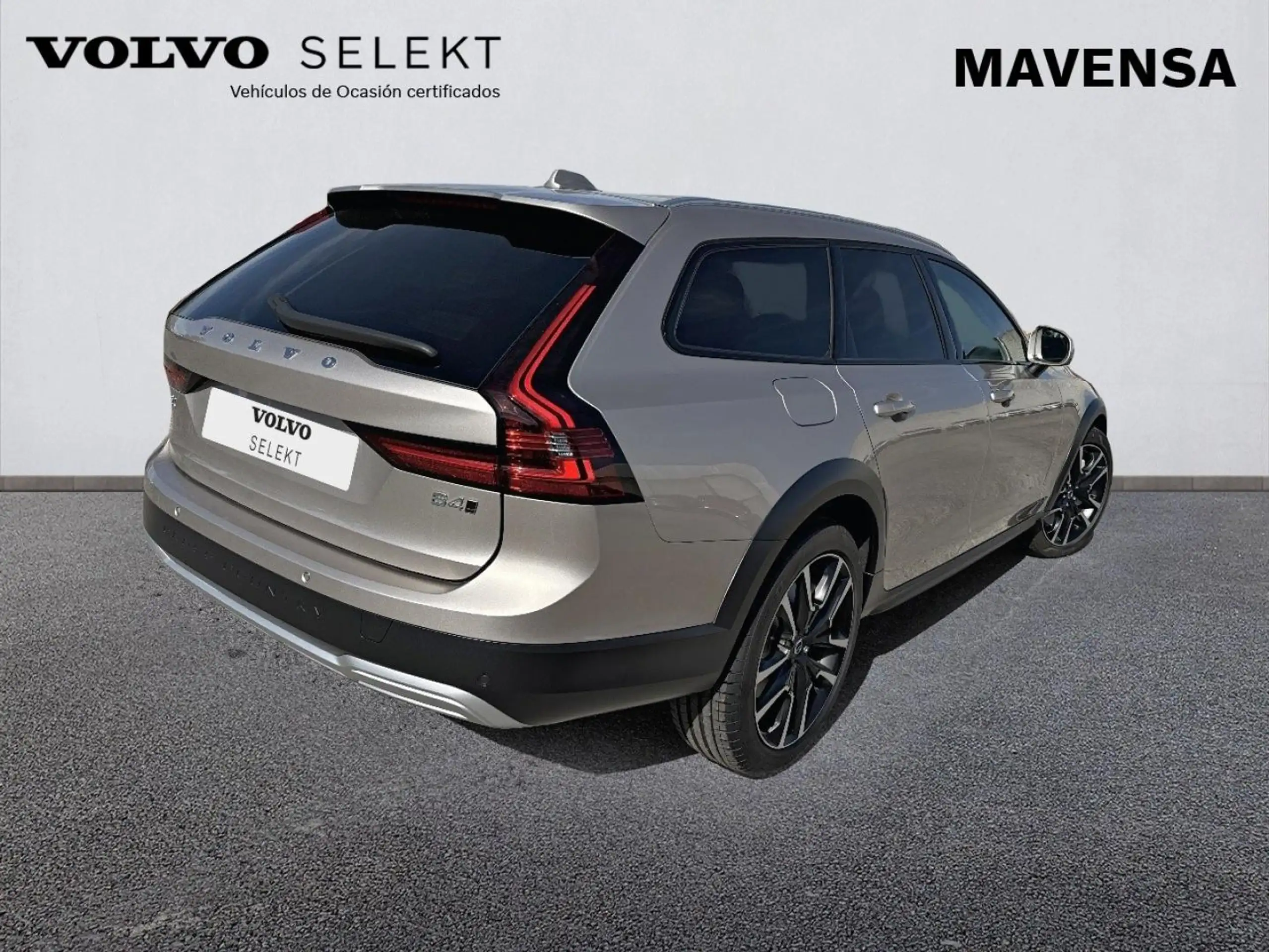 Volvo - V90 Cross Country