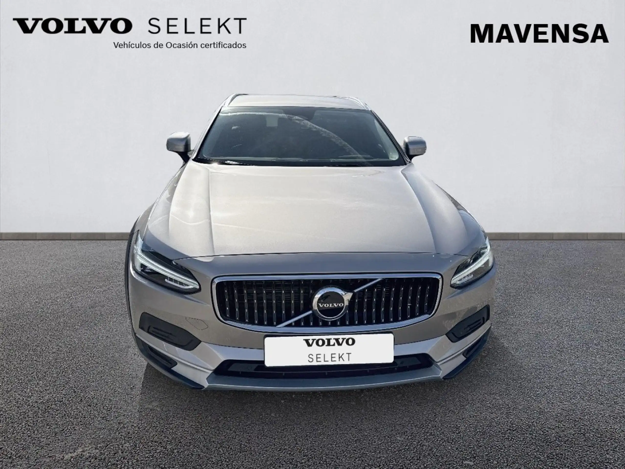 Volvo - V90 Cross Country