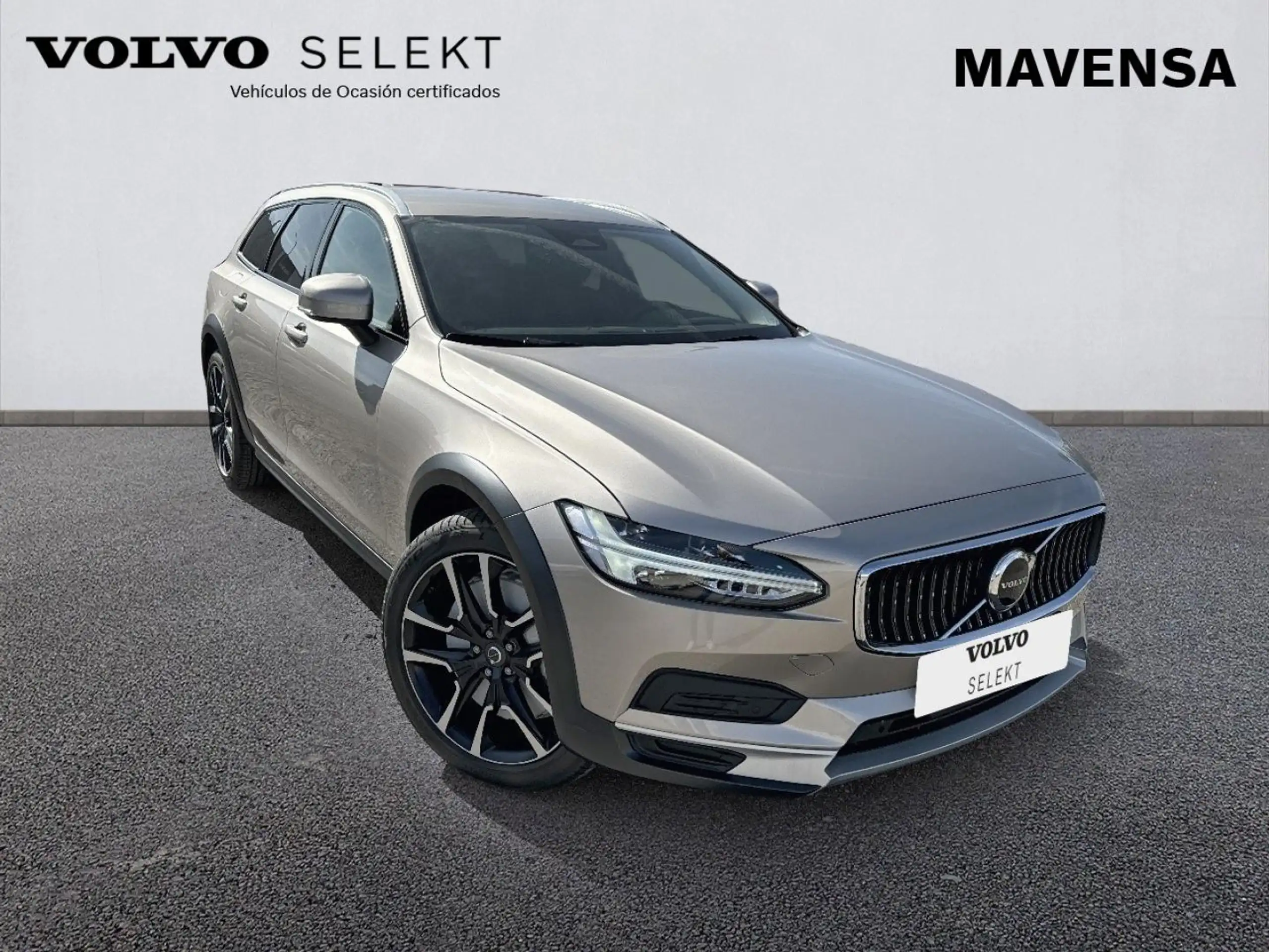 Volvo - V90 Cross Country