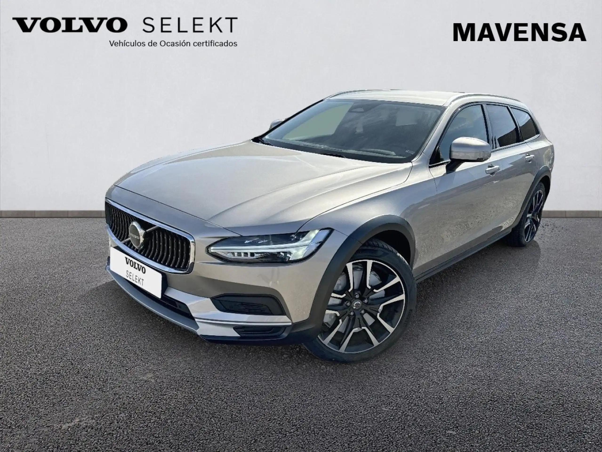 Volvo - V90 Cross Country