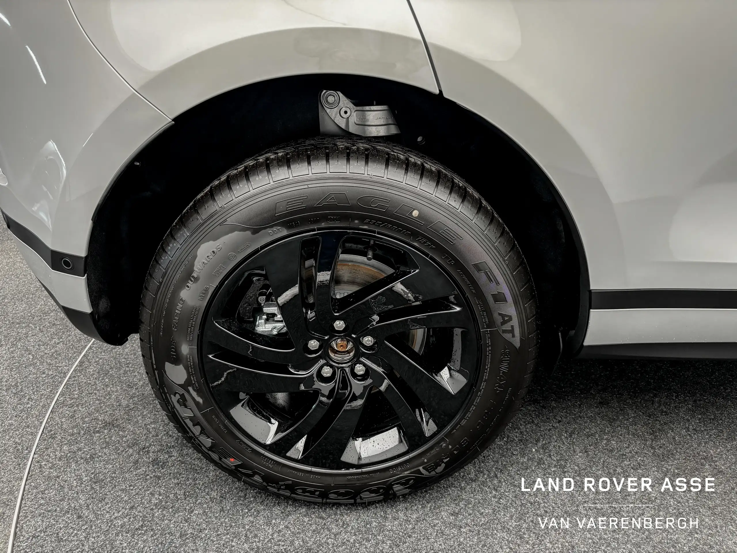 Land Rover - Range Rover Evoque