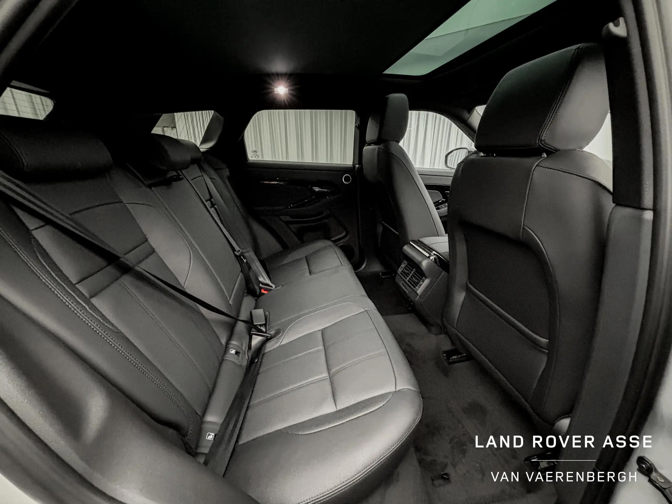 Land Rover - Range Rover Evoque