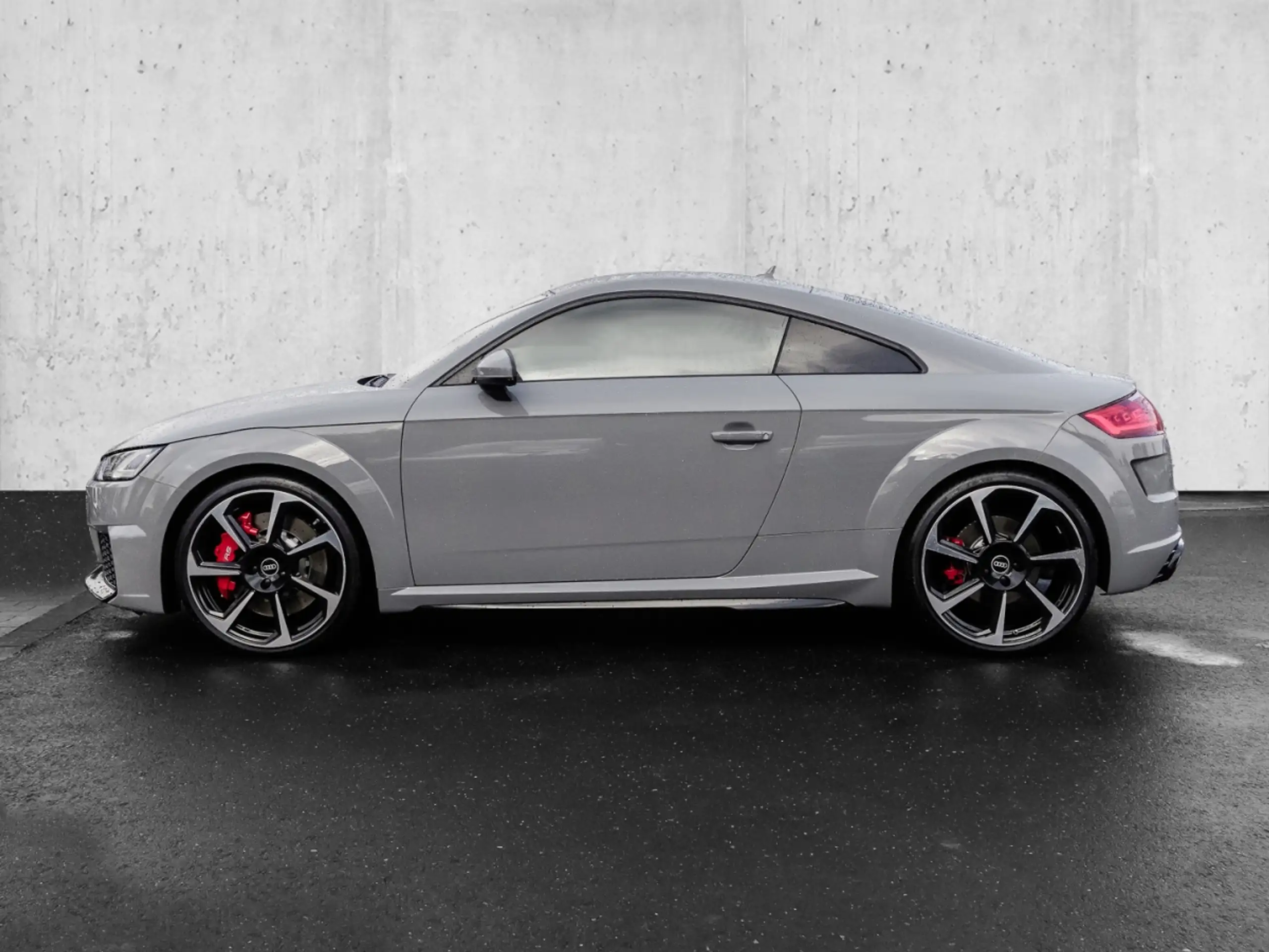 Audi - TT RS