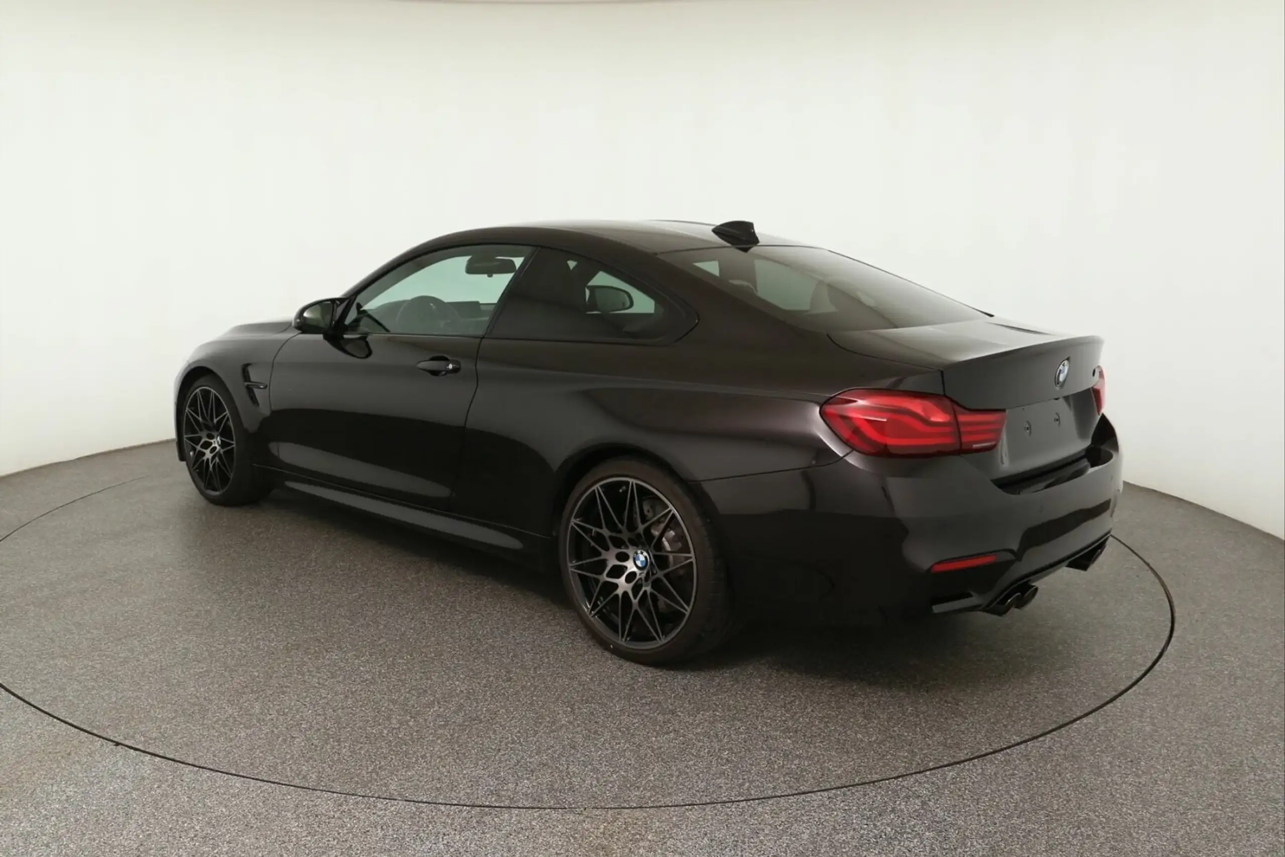 BMW - M4