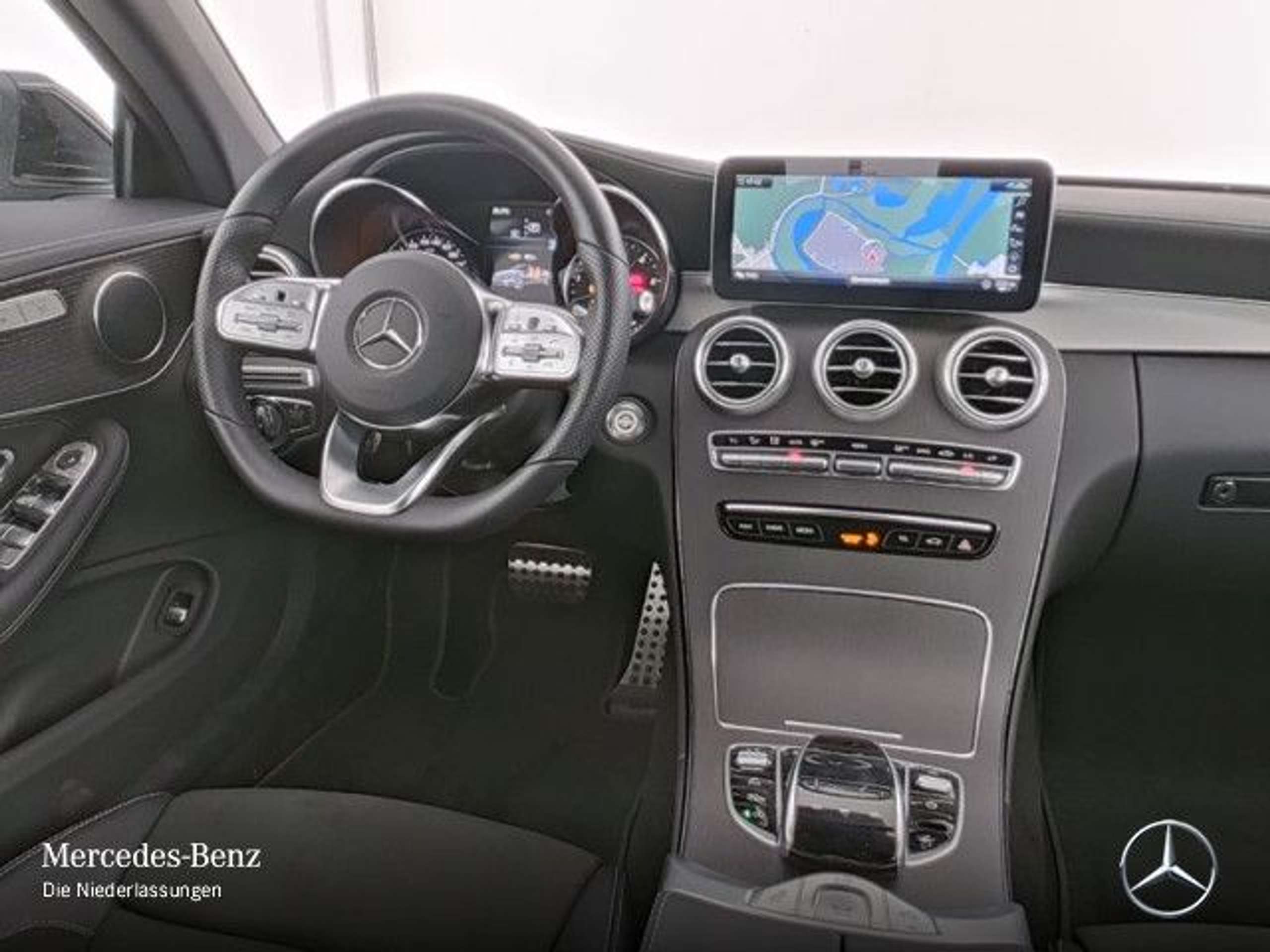 Mercedes-Benz - C 220