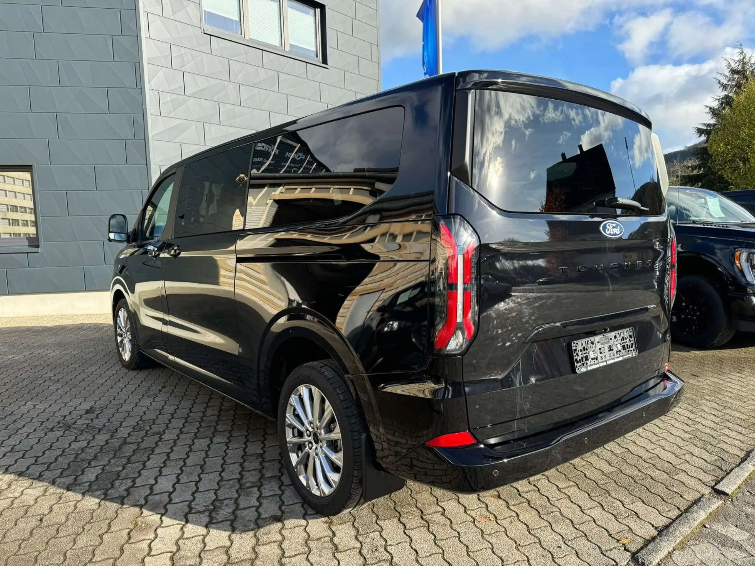 Ford - Tourneo Custom