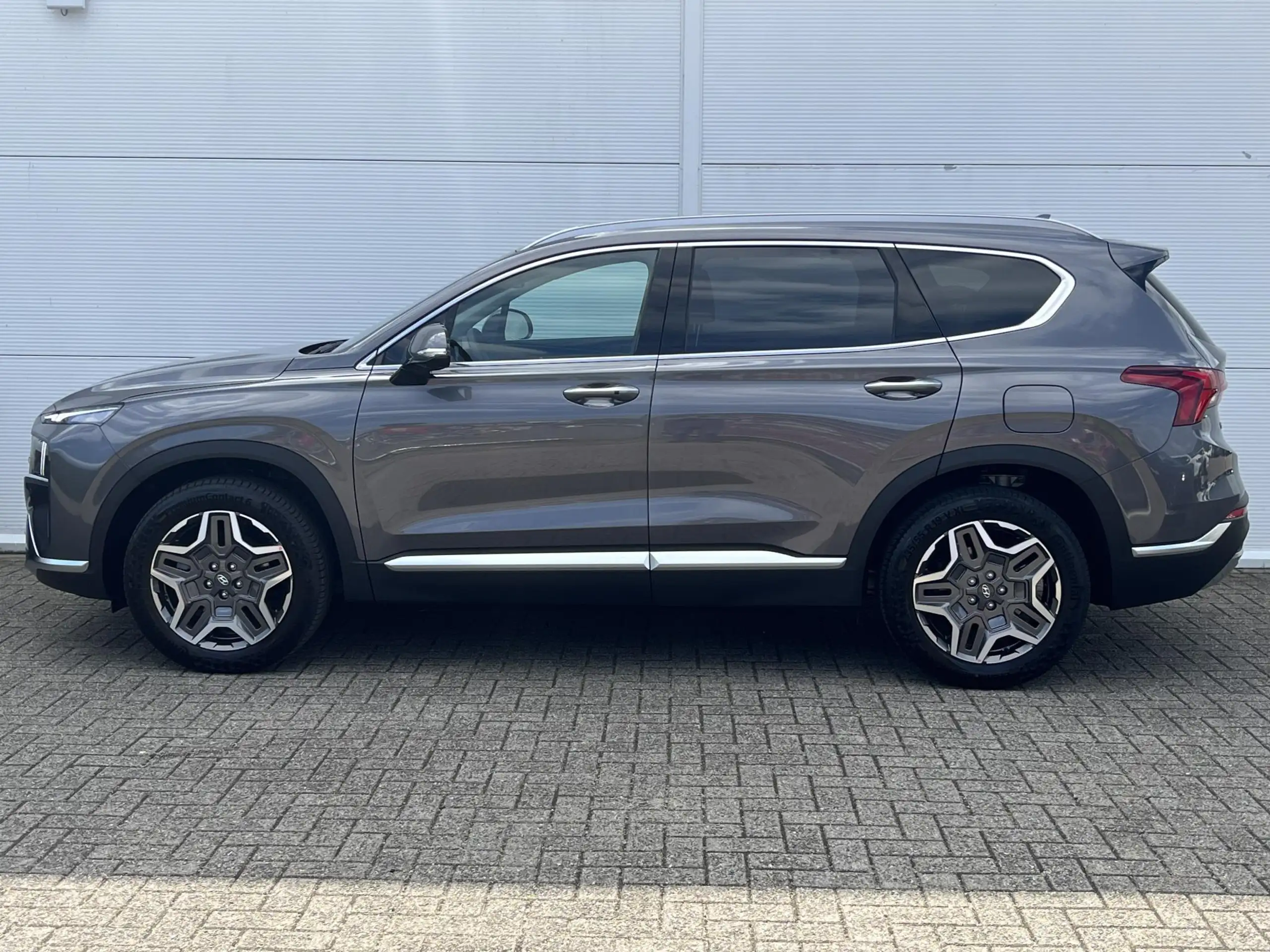 Hyundai - SANTA FE