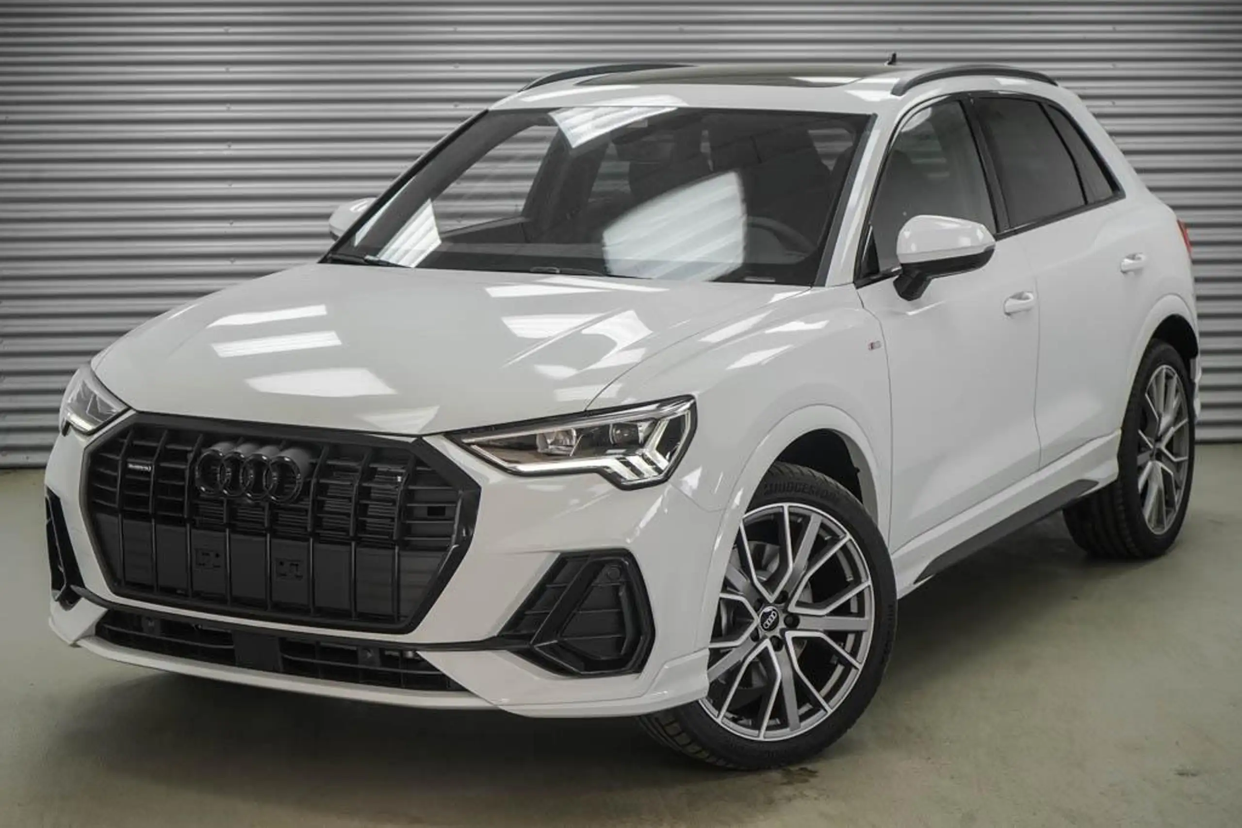 Audi - Q3