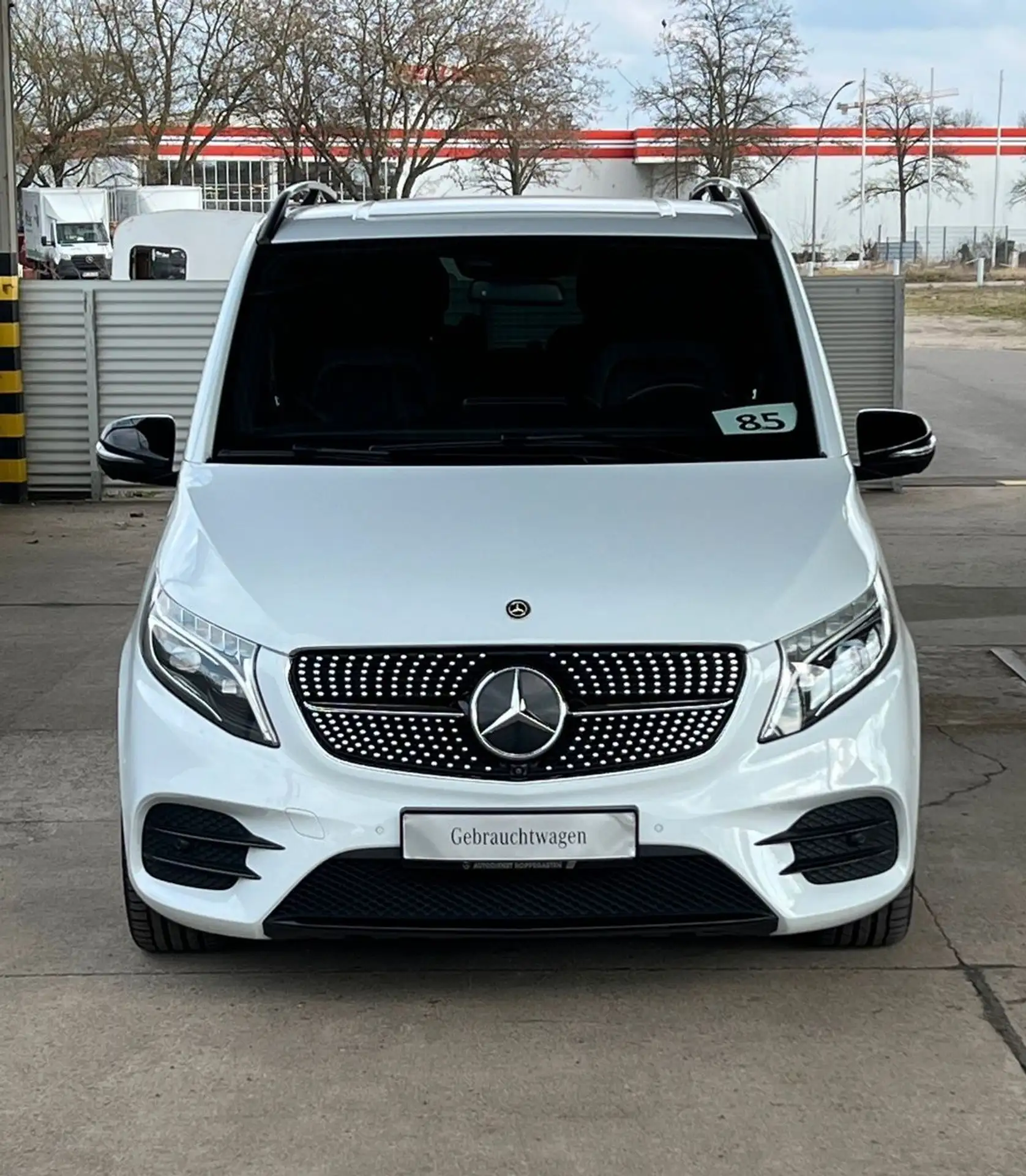 Mercedes-Benz - V 250