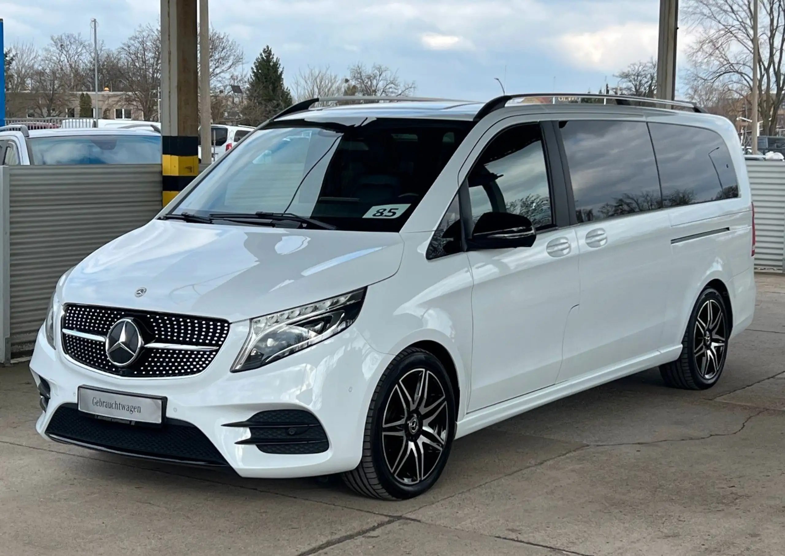 Mercedes-Benz - V 250