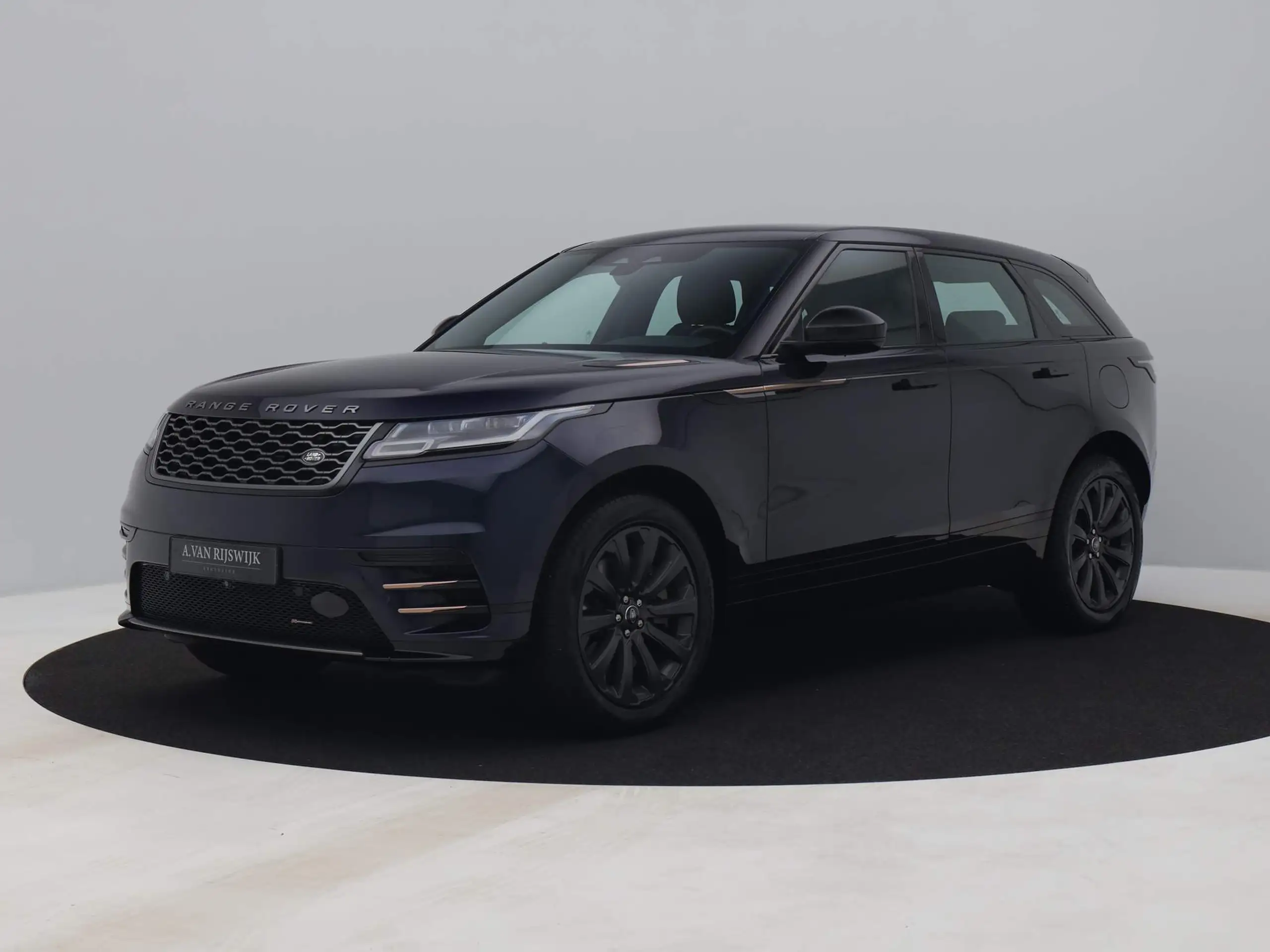 Land Rover - Range Rover Velar