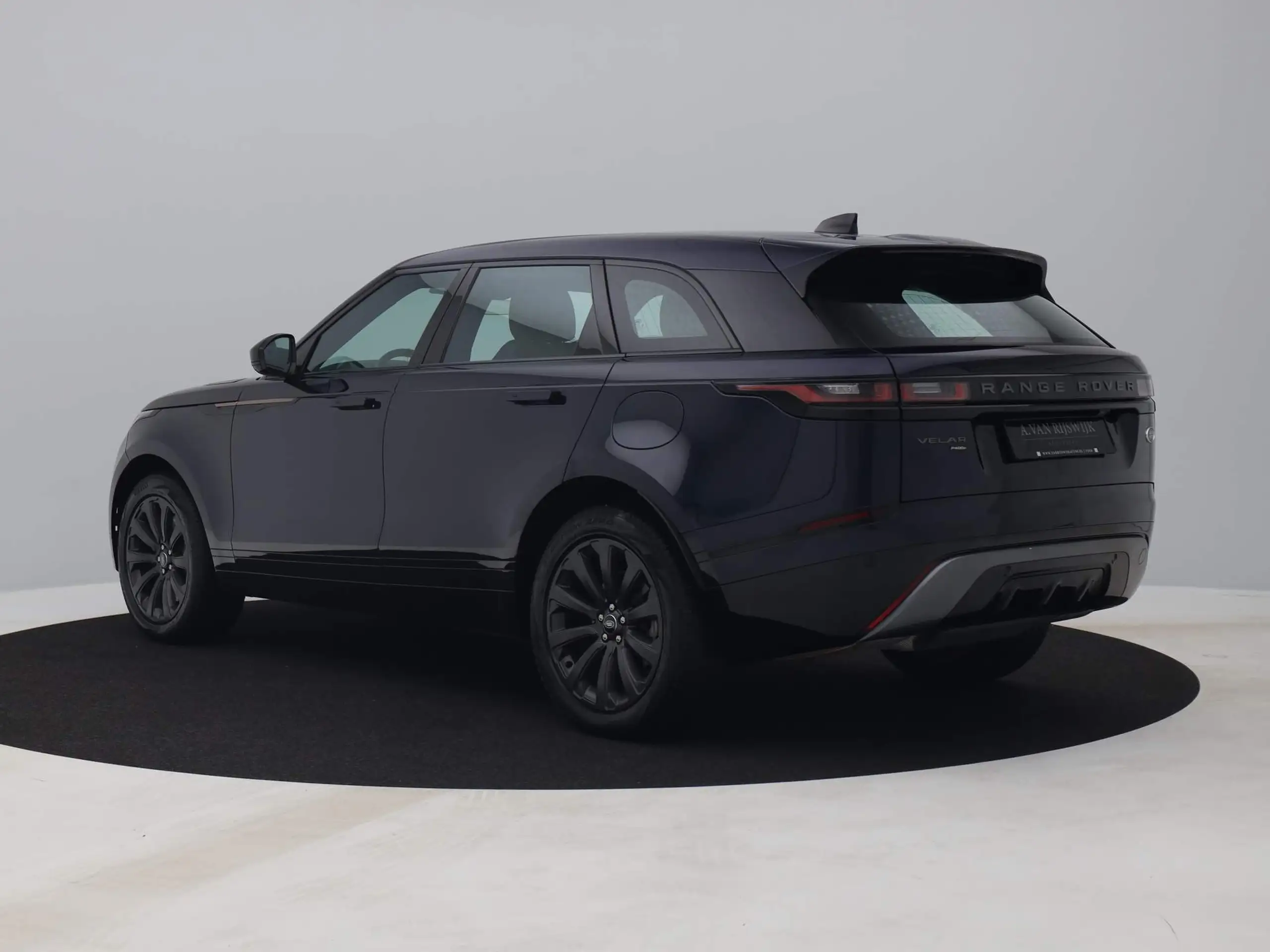 Land Rover - Range Rover Velar