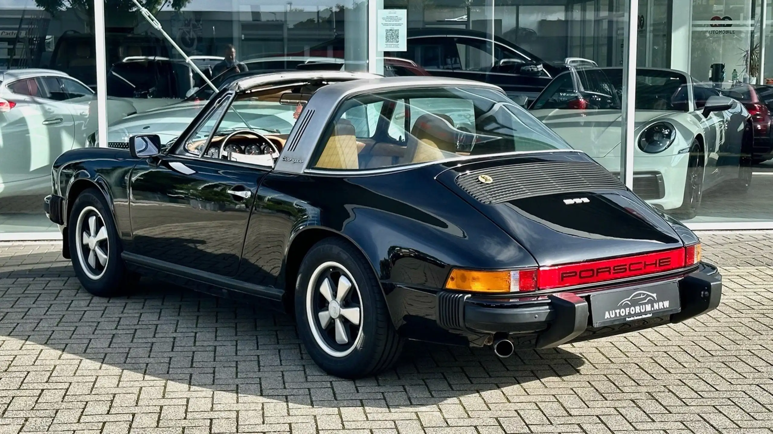 Porsche - 911