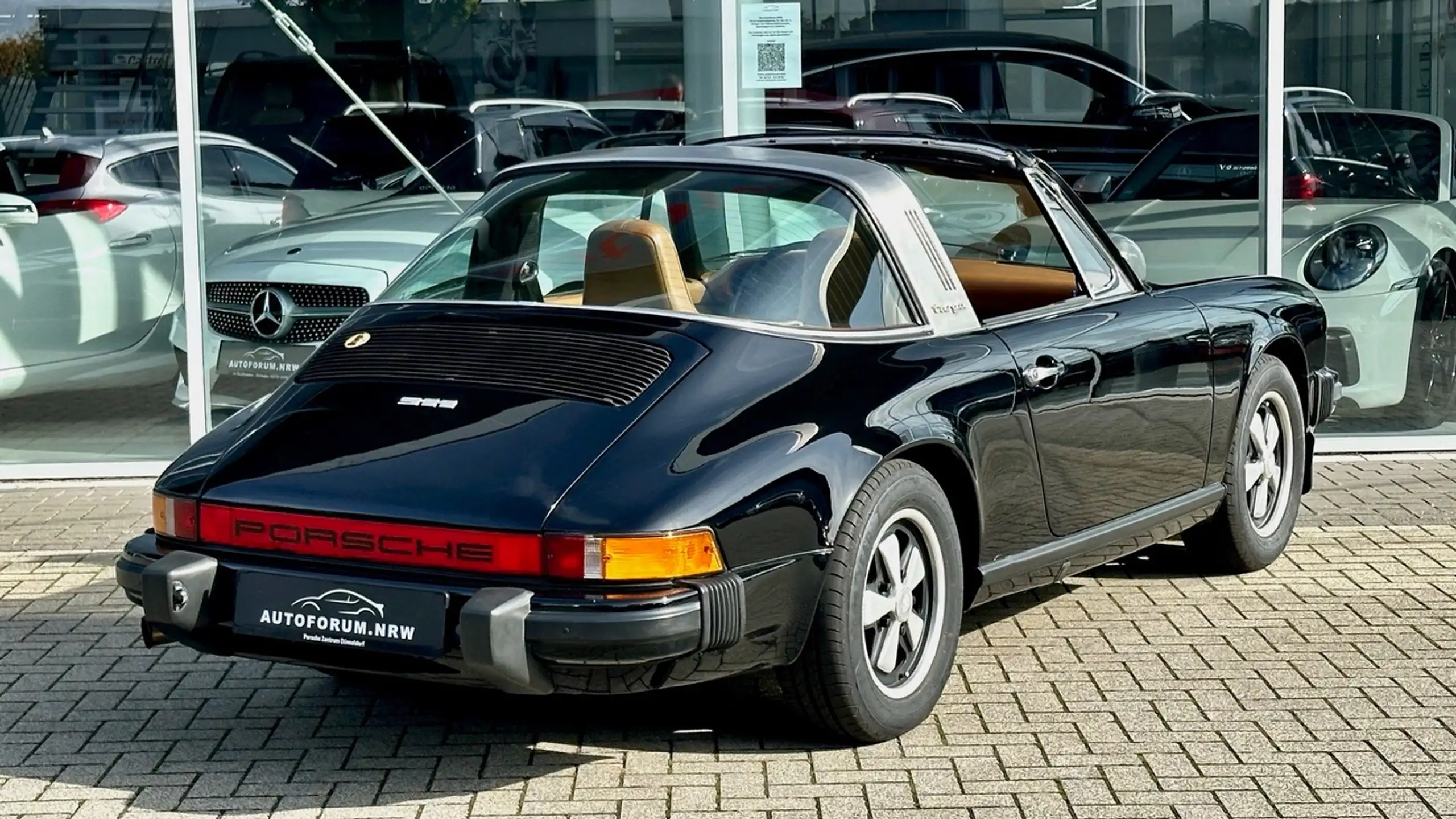 Porsche - 911