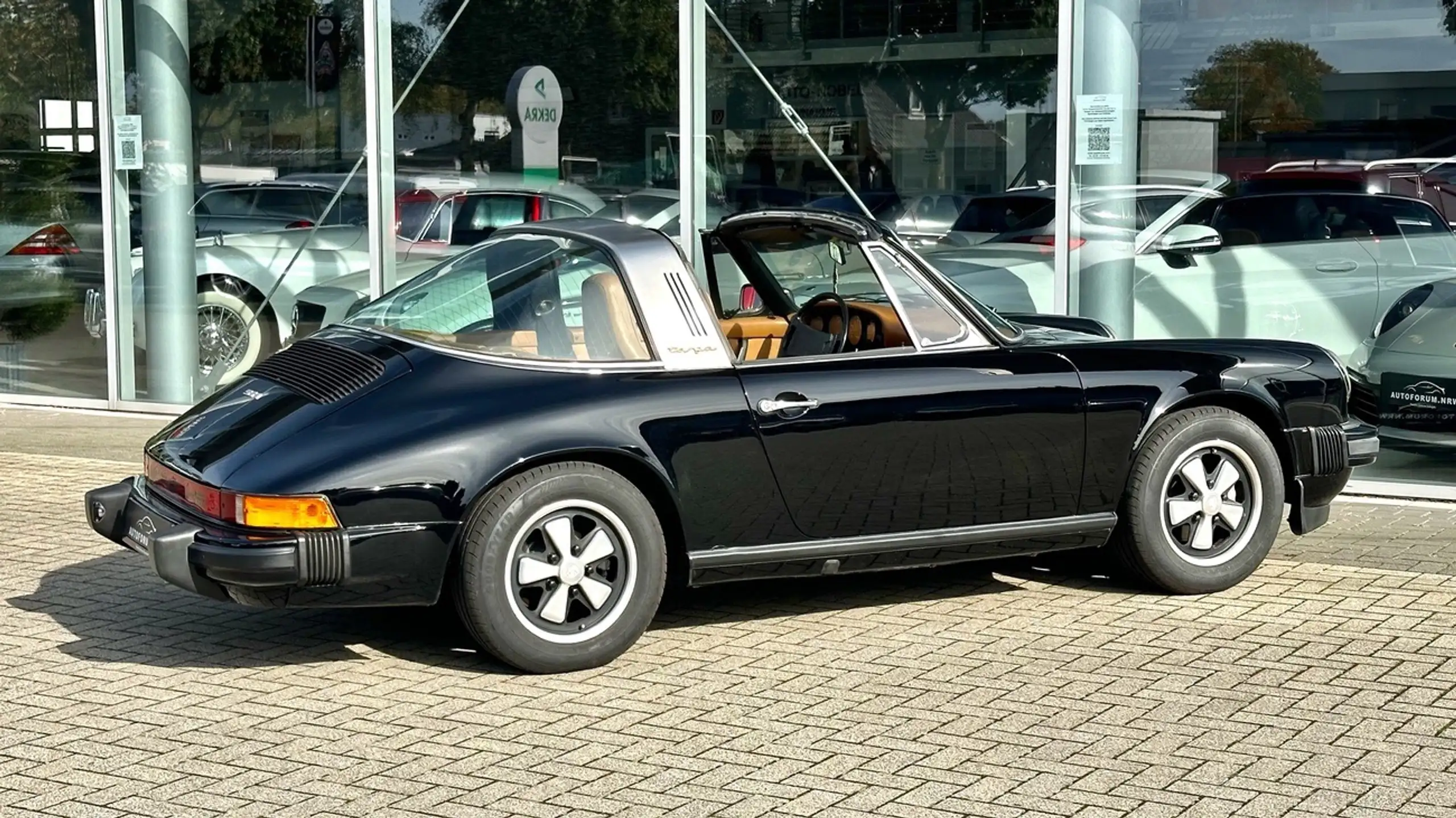 Porsche - 911