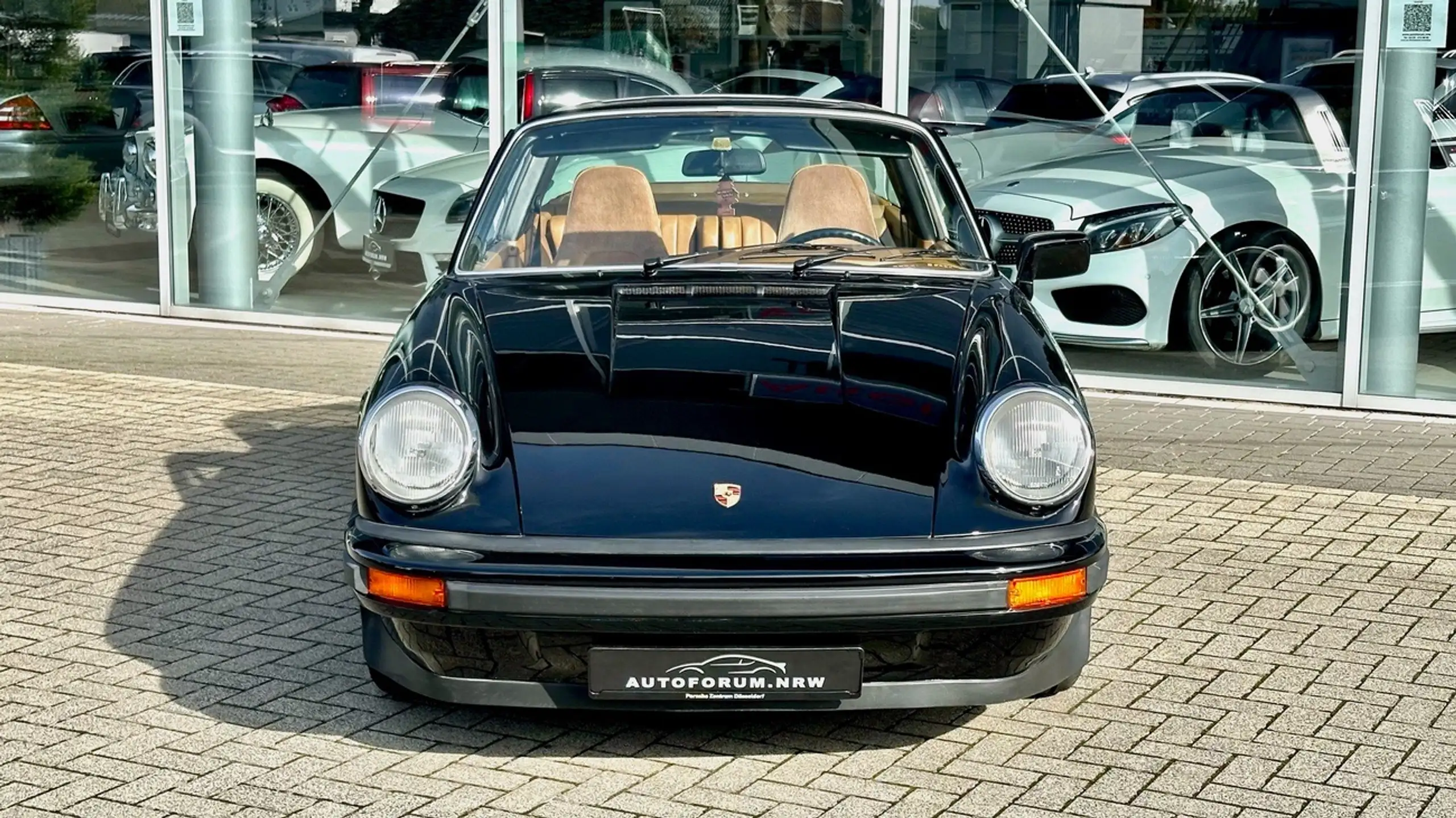 Porsche - 911