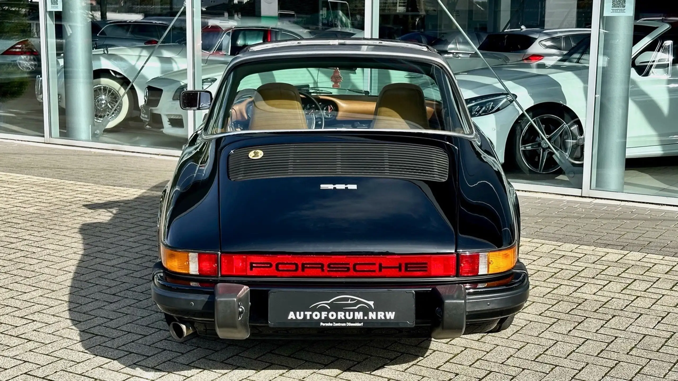 Porsche - 911