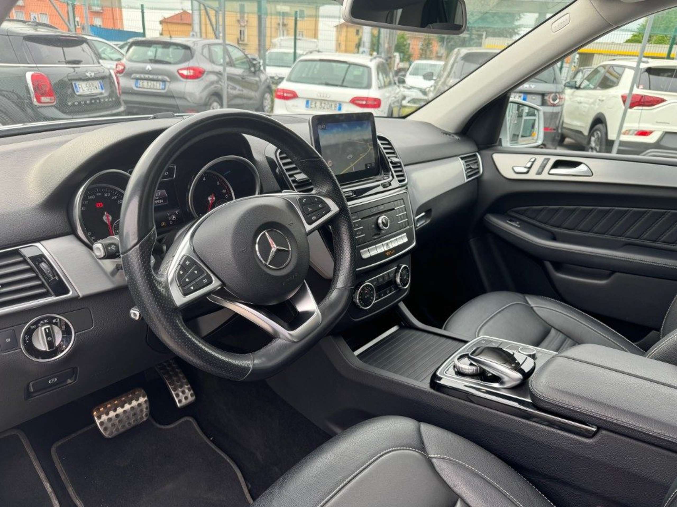 Mercedes-Benz - GLE 350