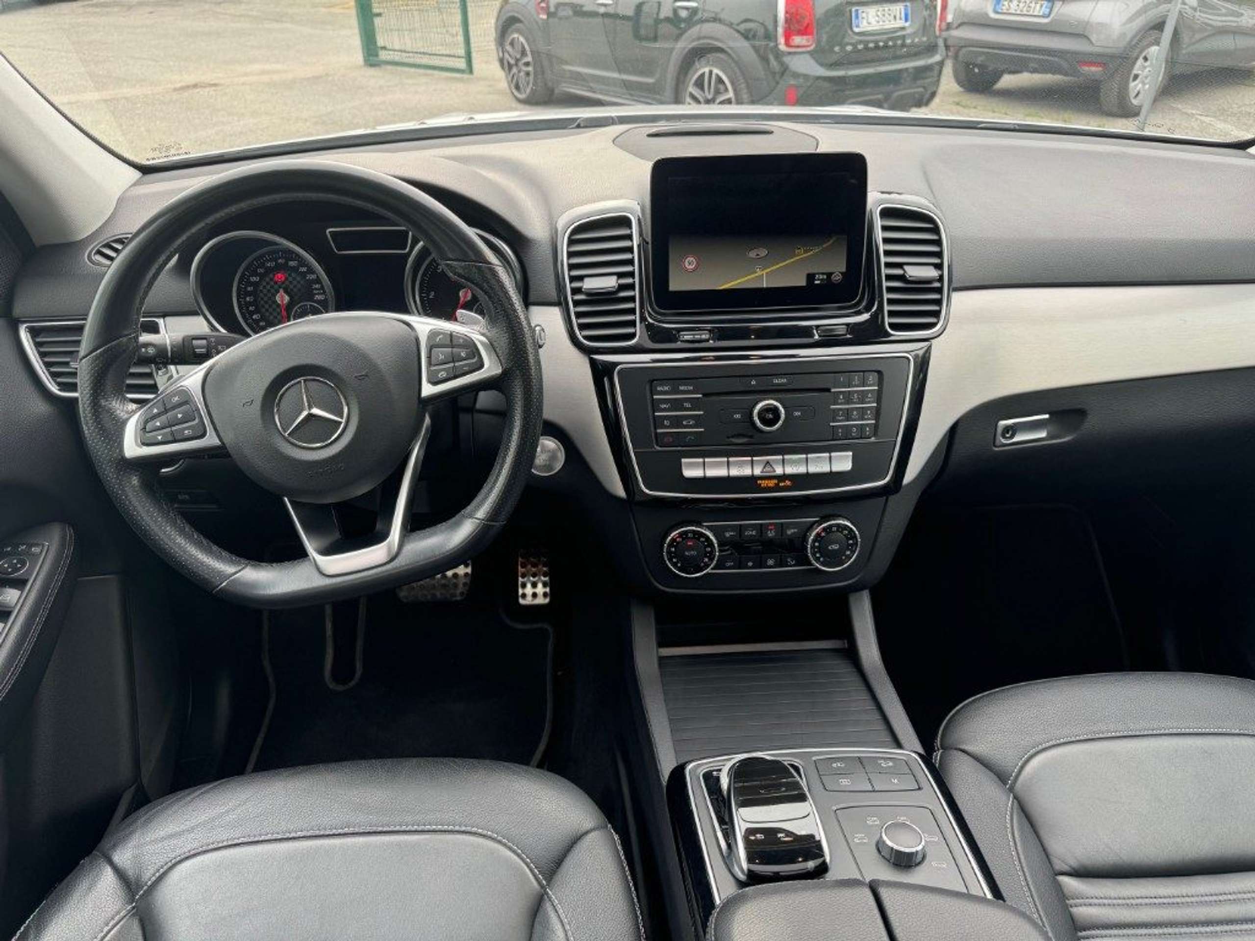 Mercedes-Benz - GLE 350