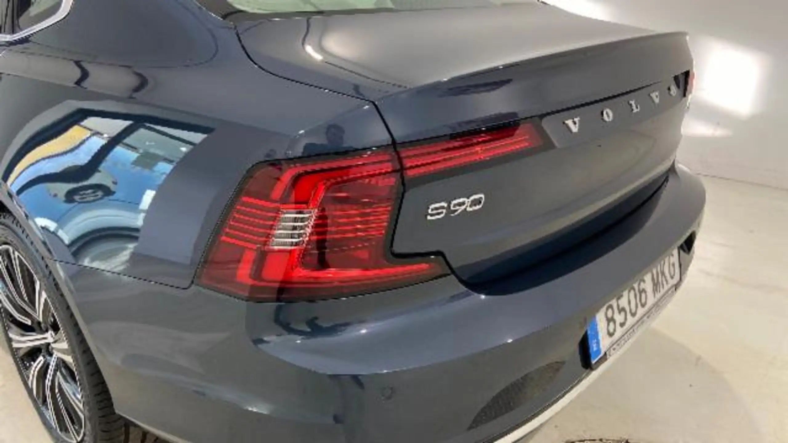 Volvo - S90